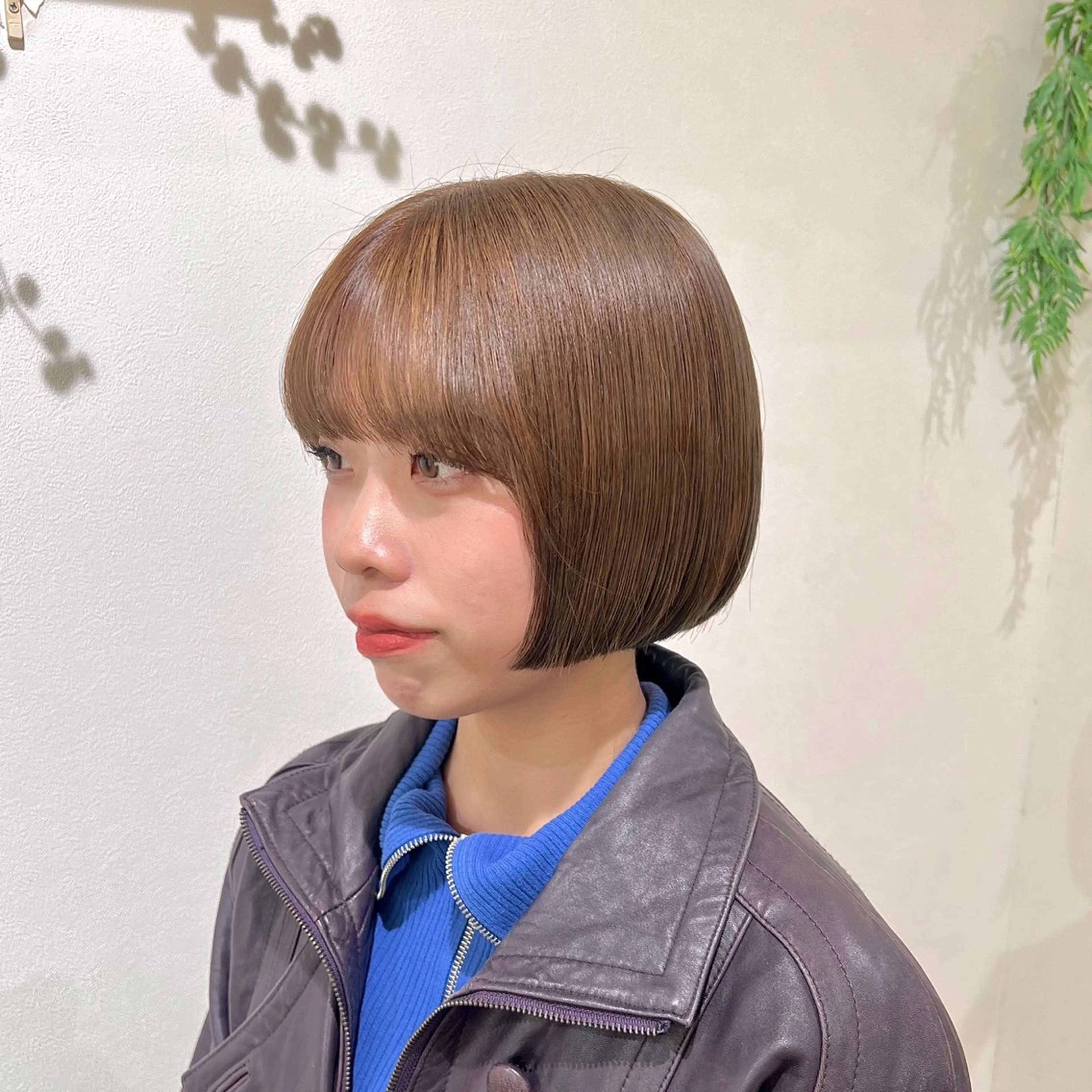 ショート カラー 切りっぱなしボブ ベージュカラー ブリーチ ブラウンカラー ダブルカラー カット 𝙎𝙚𝙞𝙧𝙖 ☆カット/パーマのヘアスタイル