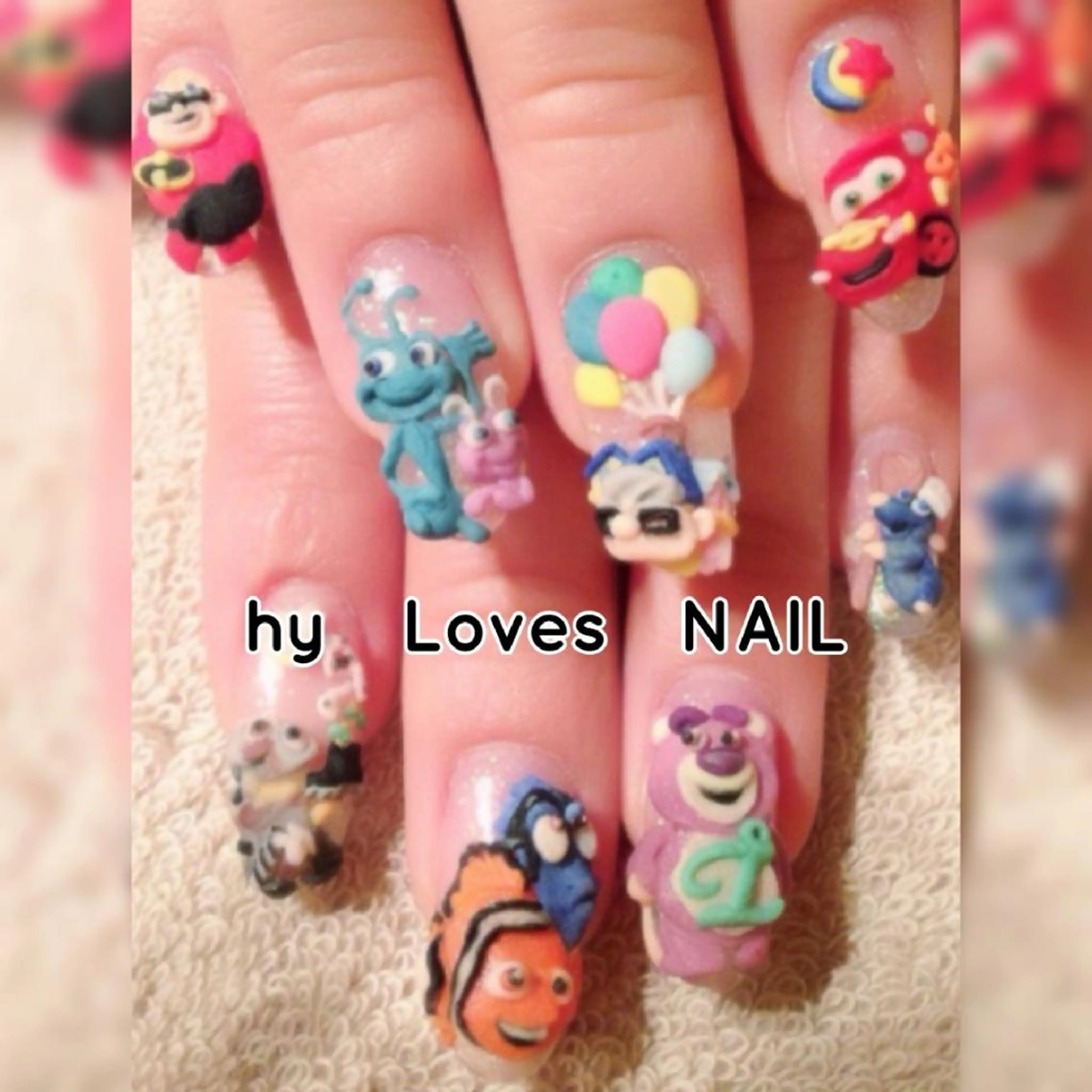 ネイル クリアネイル ジェルネイル ラメ(グリッター) ミディアムネイル ハンドネイル よしだ ひろきのネイルデザイン