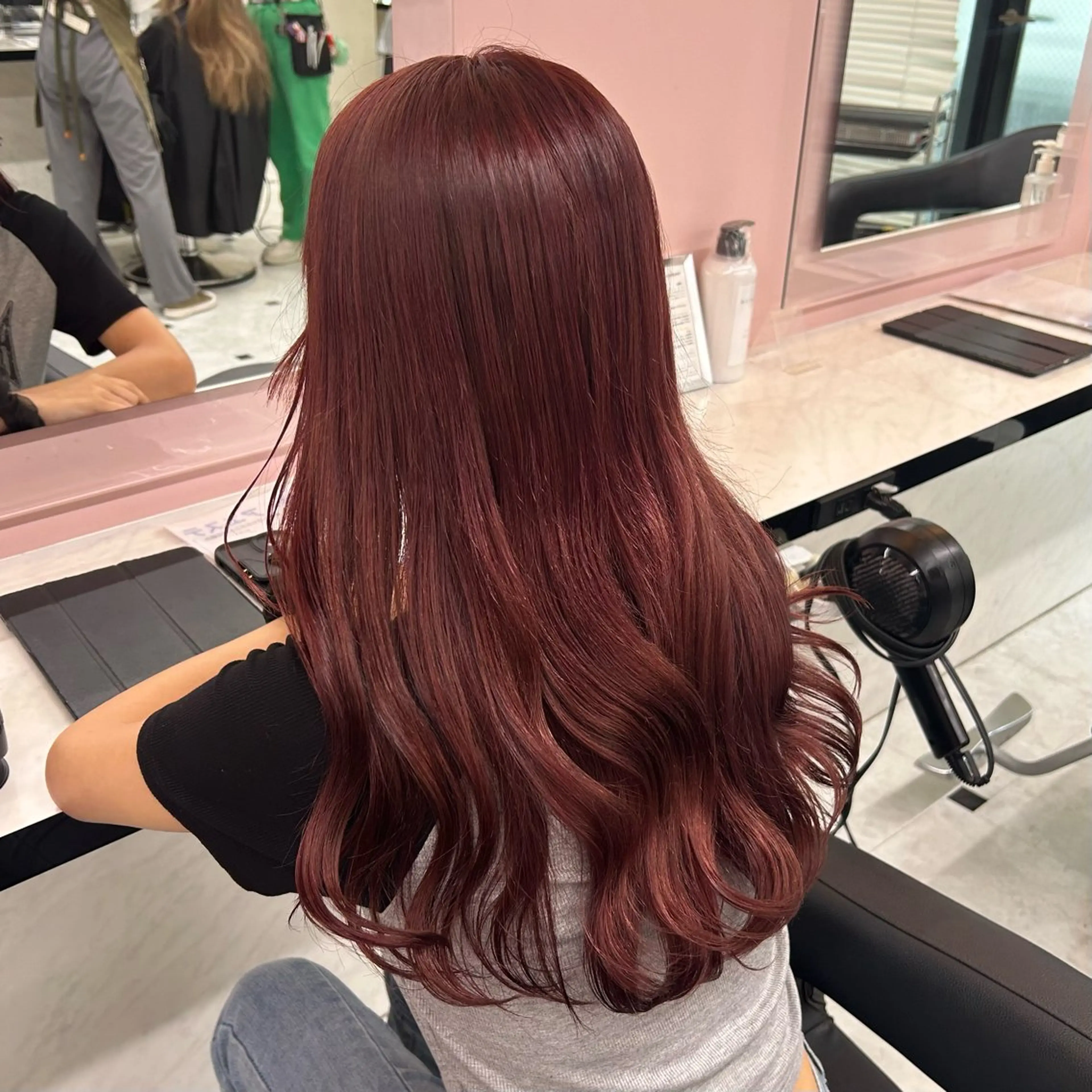 ロング カラー ヘアアレンジ ケアカラー ロング ヘアカラー ヘッドスパ ヘアセット 🩶学生指名No.1 レッド・ボルドー🩶のヘアスタイル