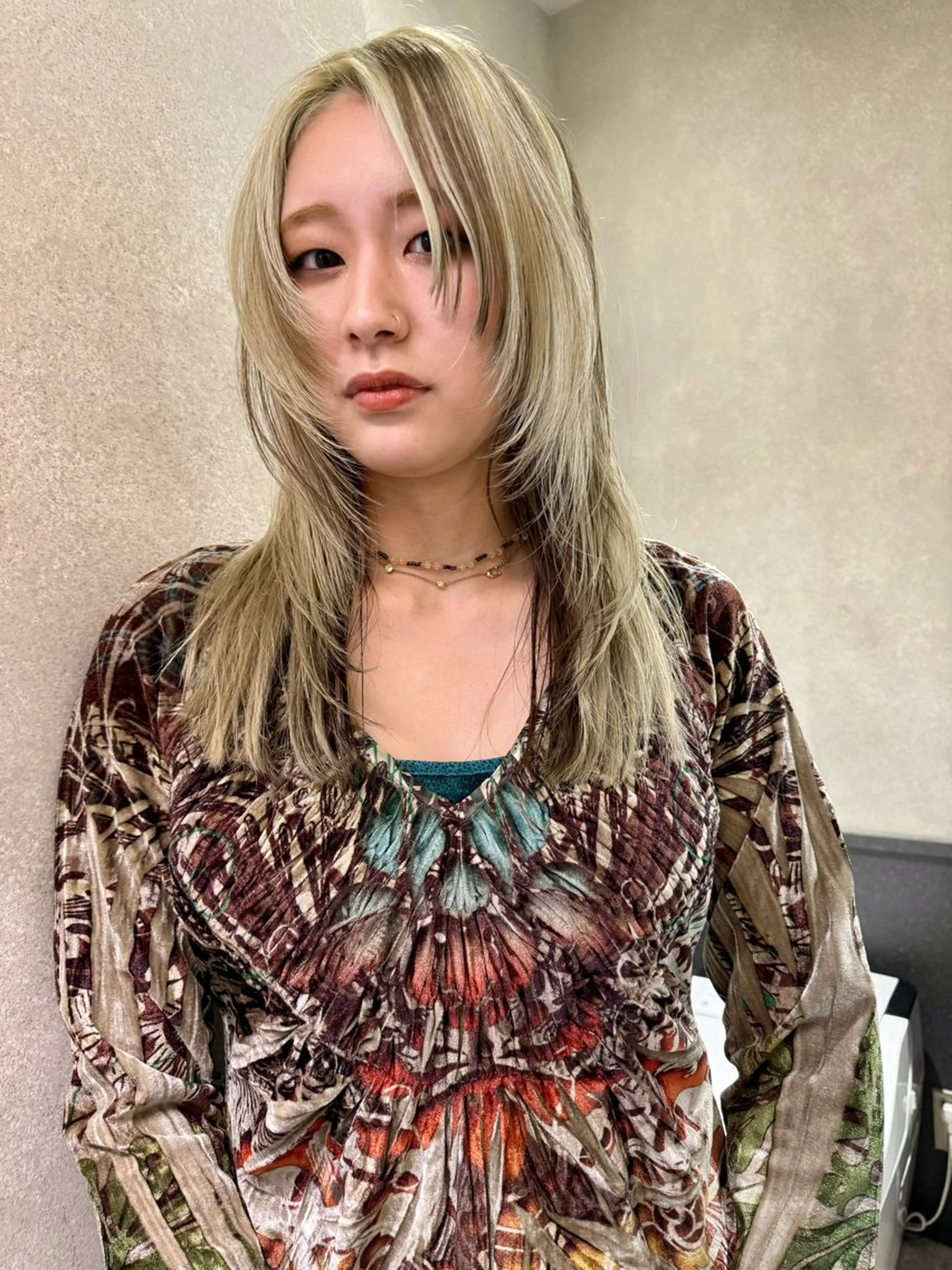 ロング カラー ハイトーンカラー レイヤーカット 顔周りカット/透明感 カラー✂️MEIのヘアスタイル