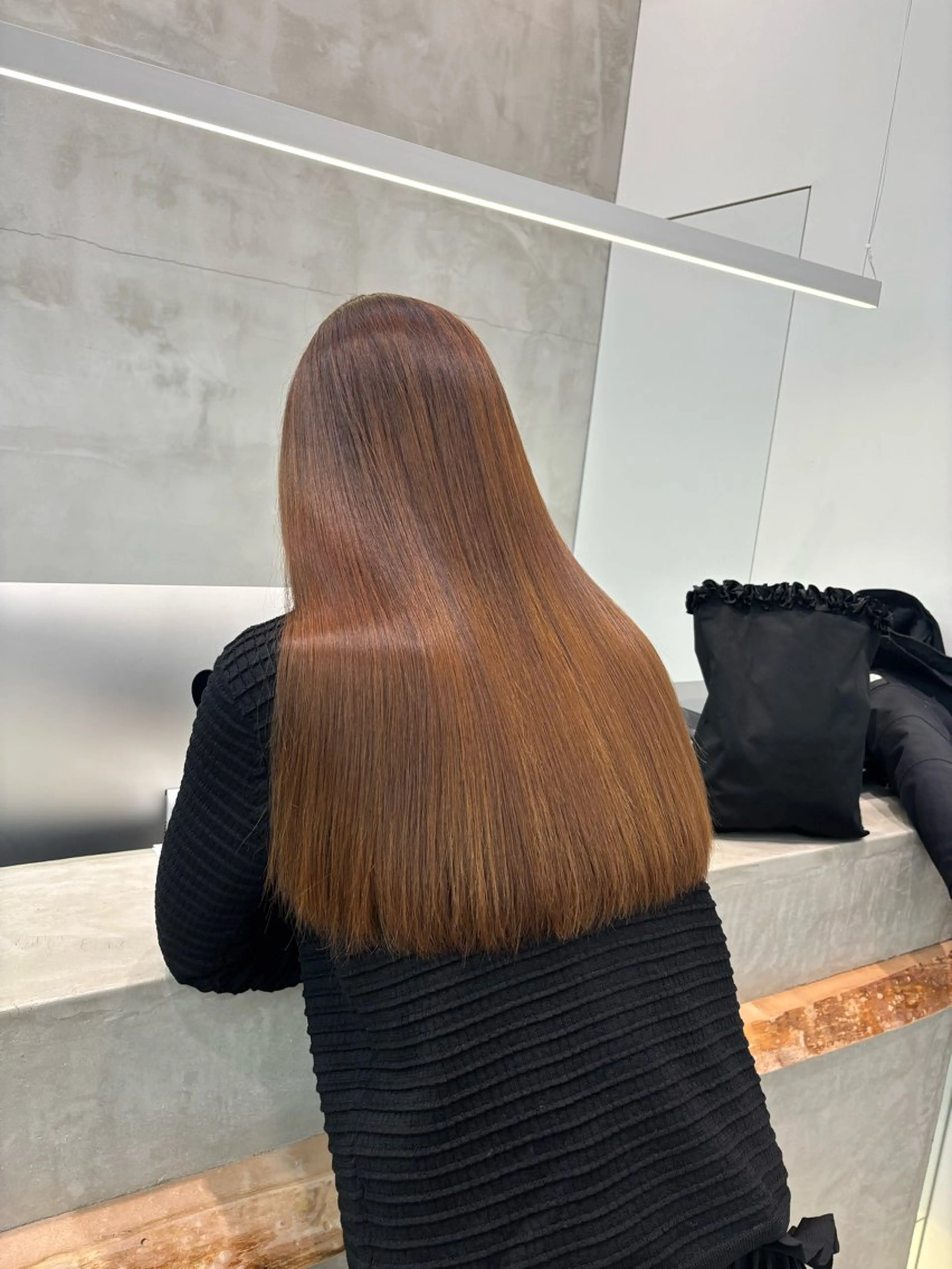 セミロング 縮毛矯正 🫧透明感カラー🫧 AYANAのヘアスタイル