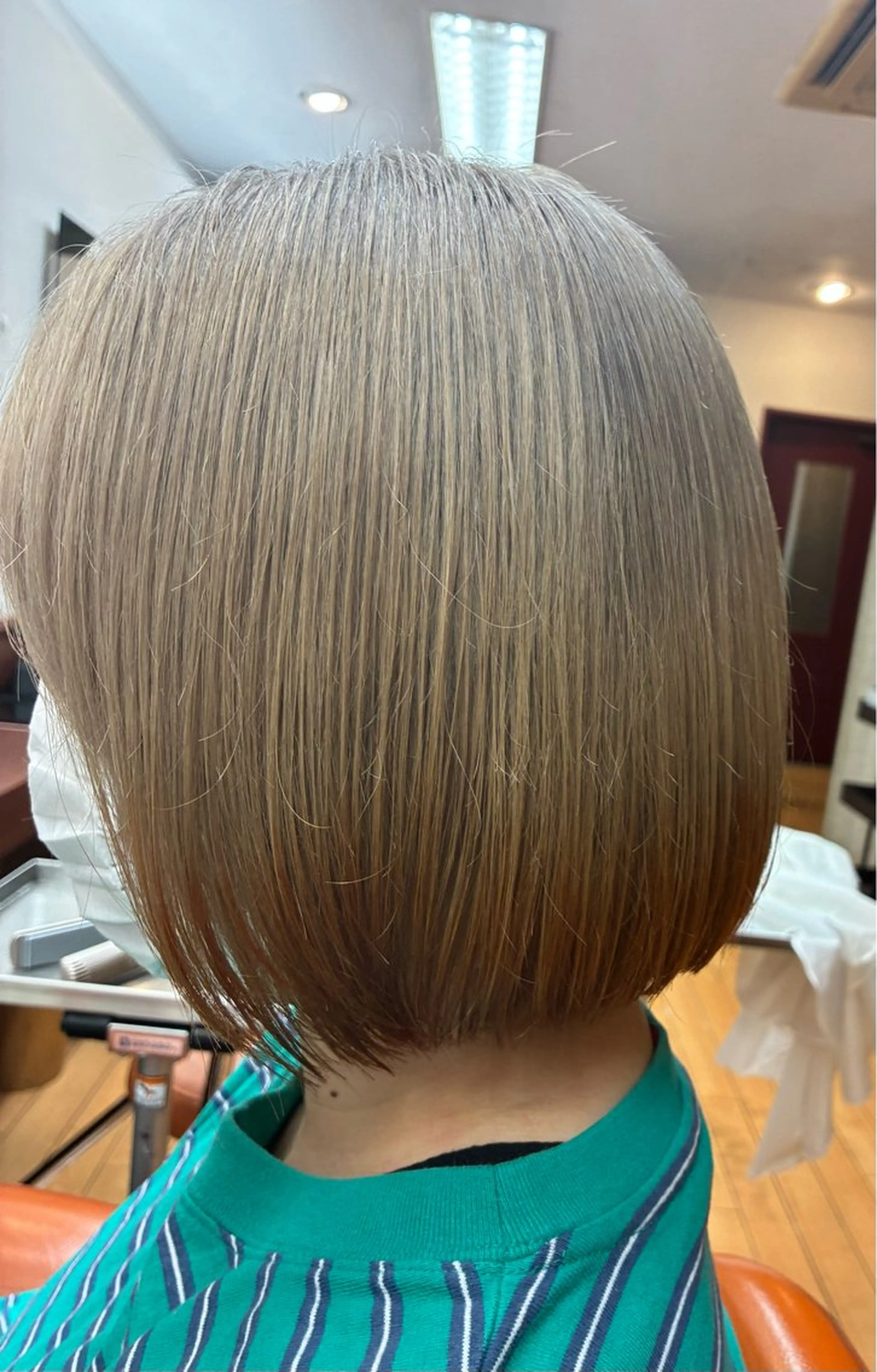 ショート ルキ🌈ブリーチカラ ー&メンズパーマ🦄のヘアスタイル