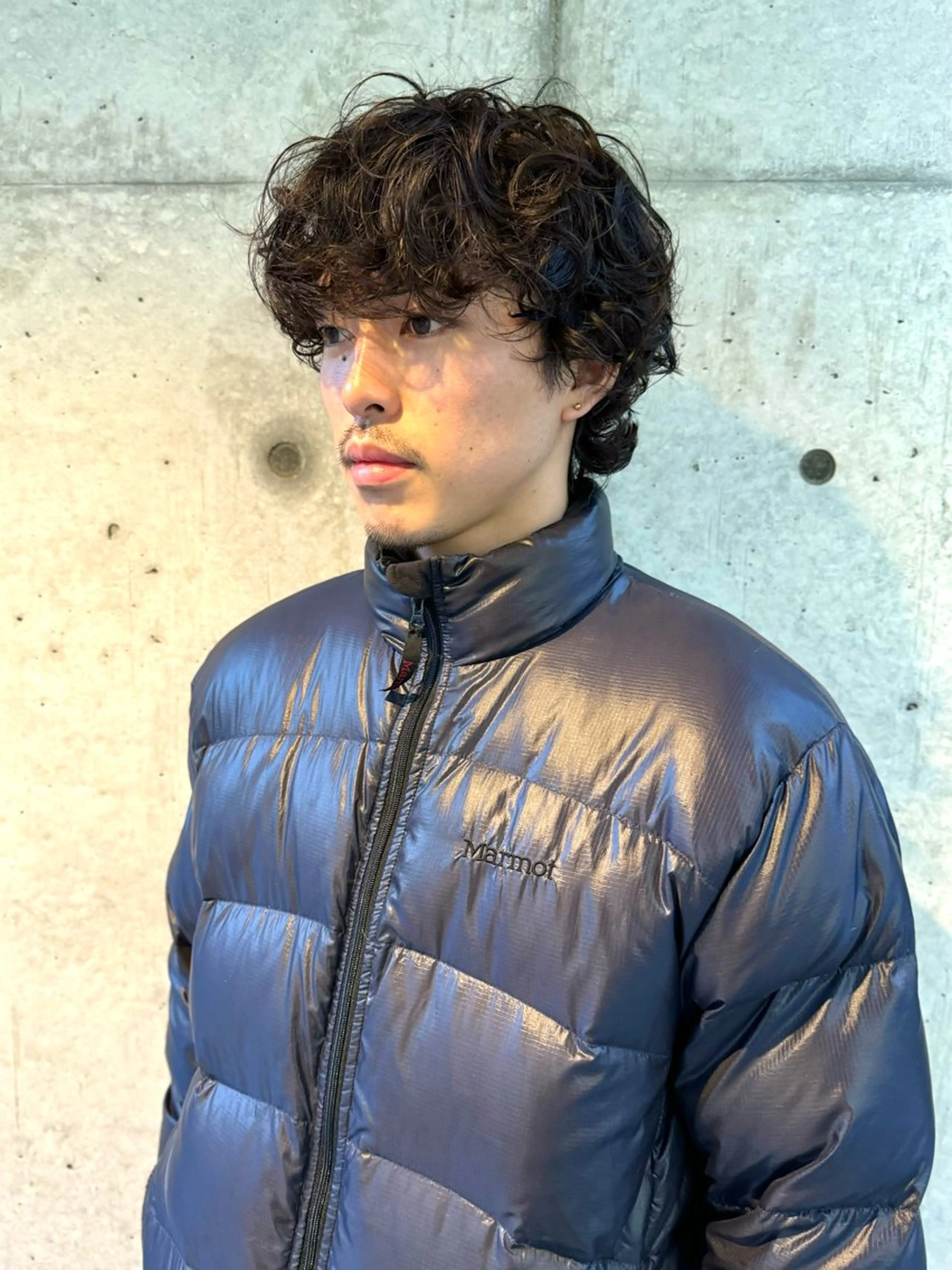 ショート メンズ センターパート メンズ韓国風 マッシュ メンズパーマ プードルパーマ ヤマグチ リョウのヘアスタイル