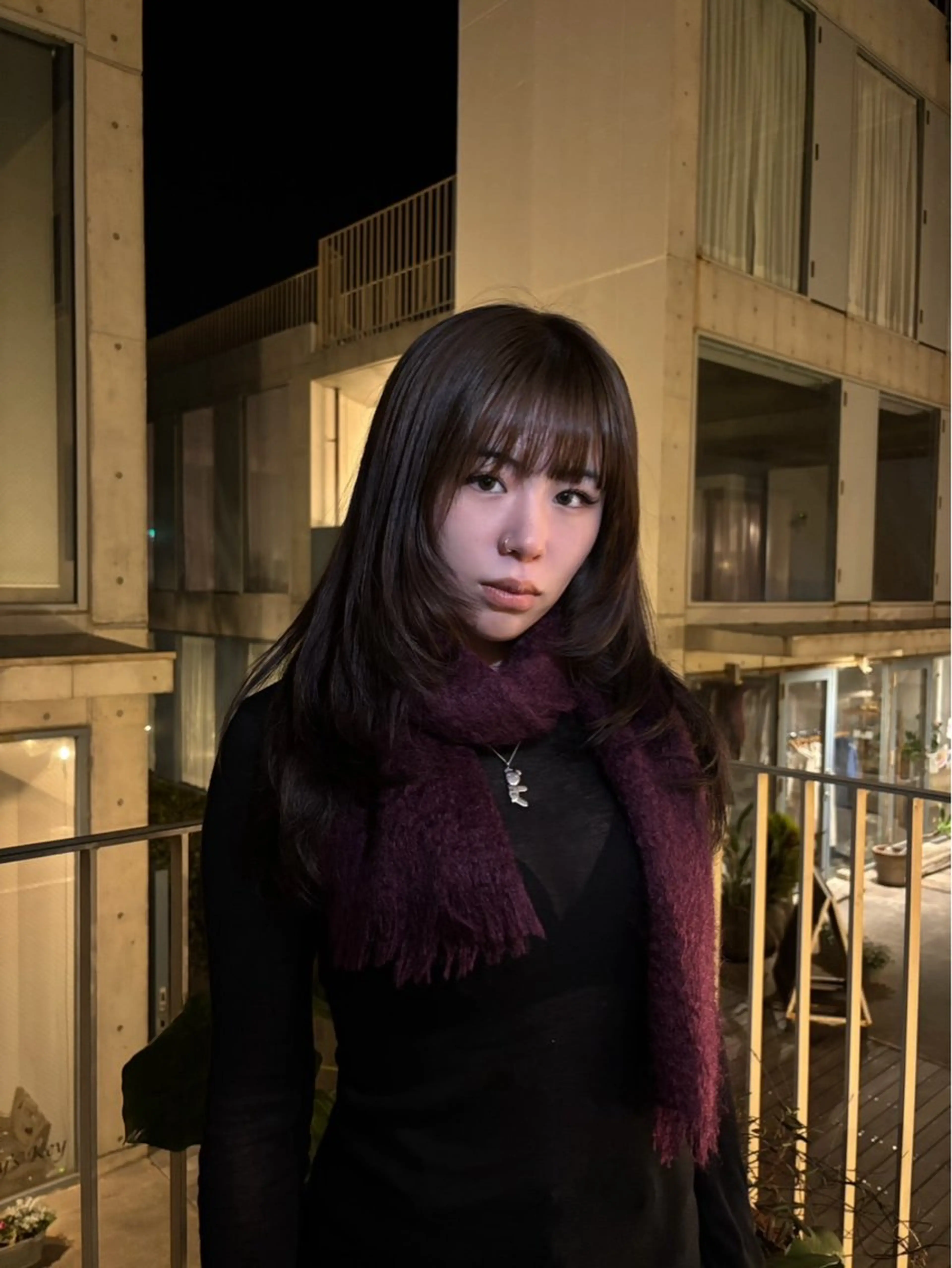 セミロング カラー 柿坂 華のヘアスタイル