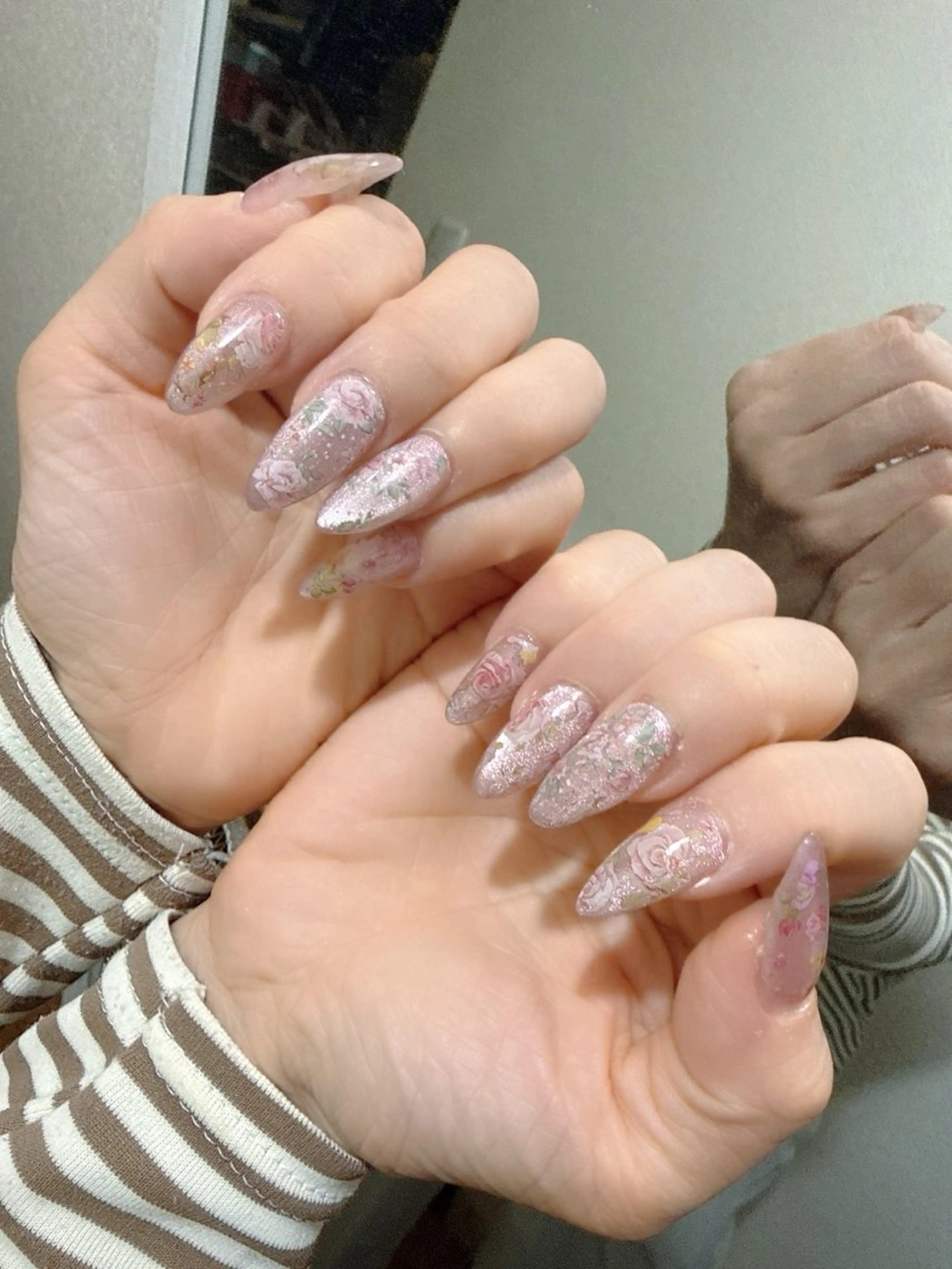 ネイル マグネットネイル ピンク 春ネイル ハンドネイル タナカ フォンのネイルデザイン