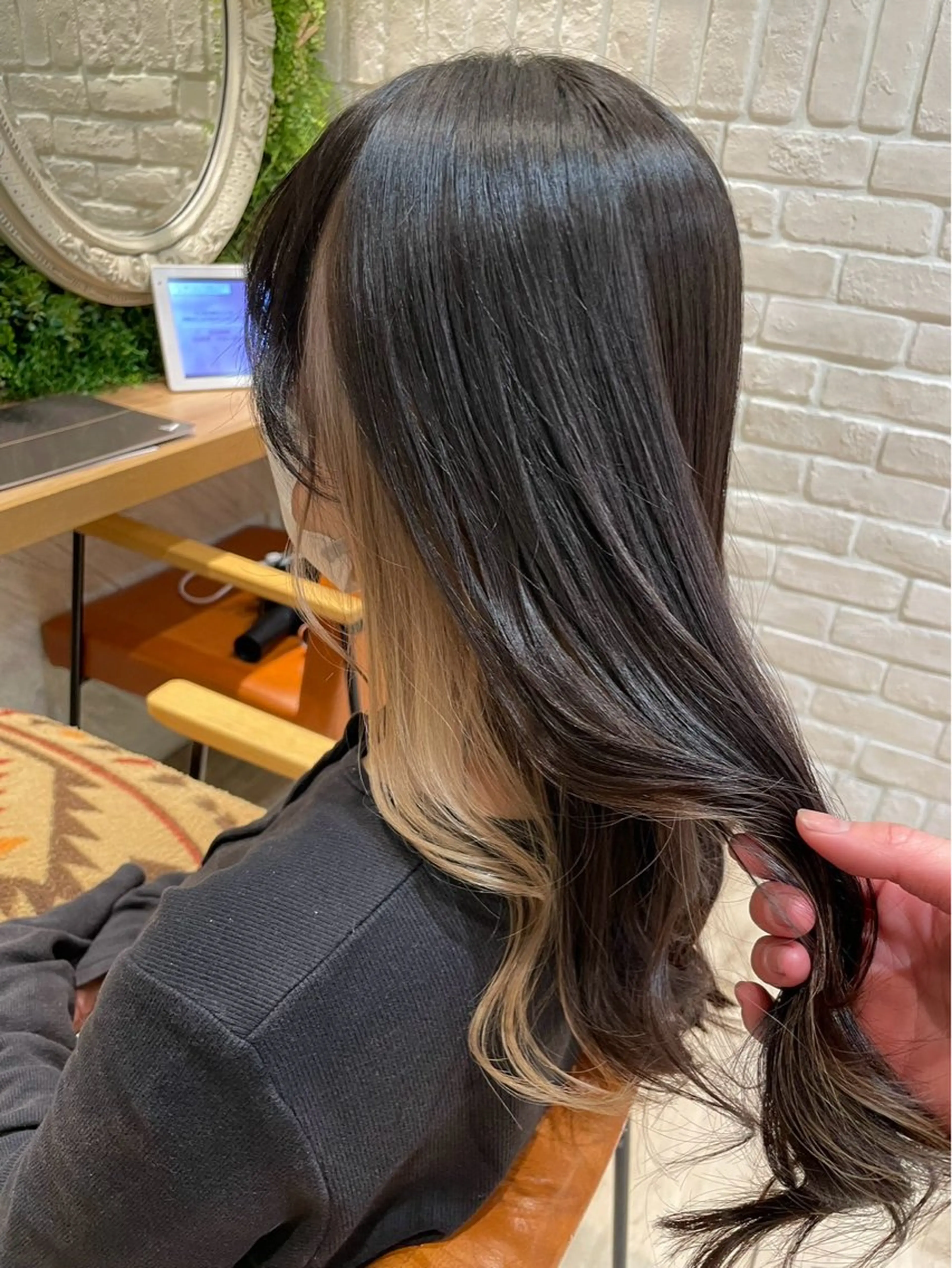 カラー ヘアカラー 🎨ハイトーン レイヤーカットやまとのヘアスタイル