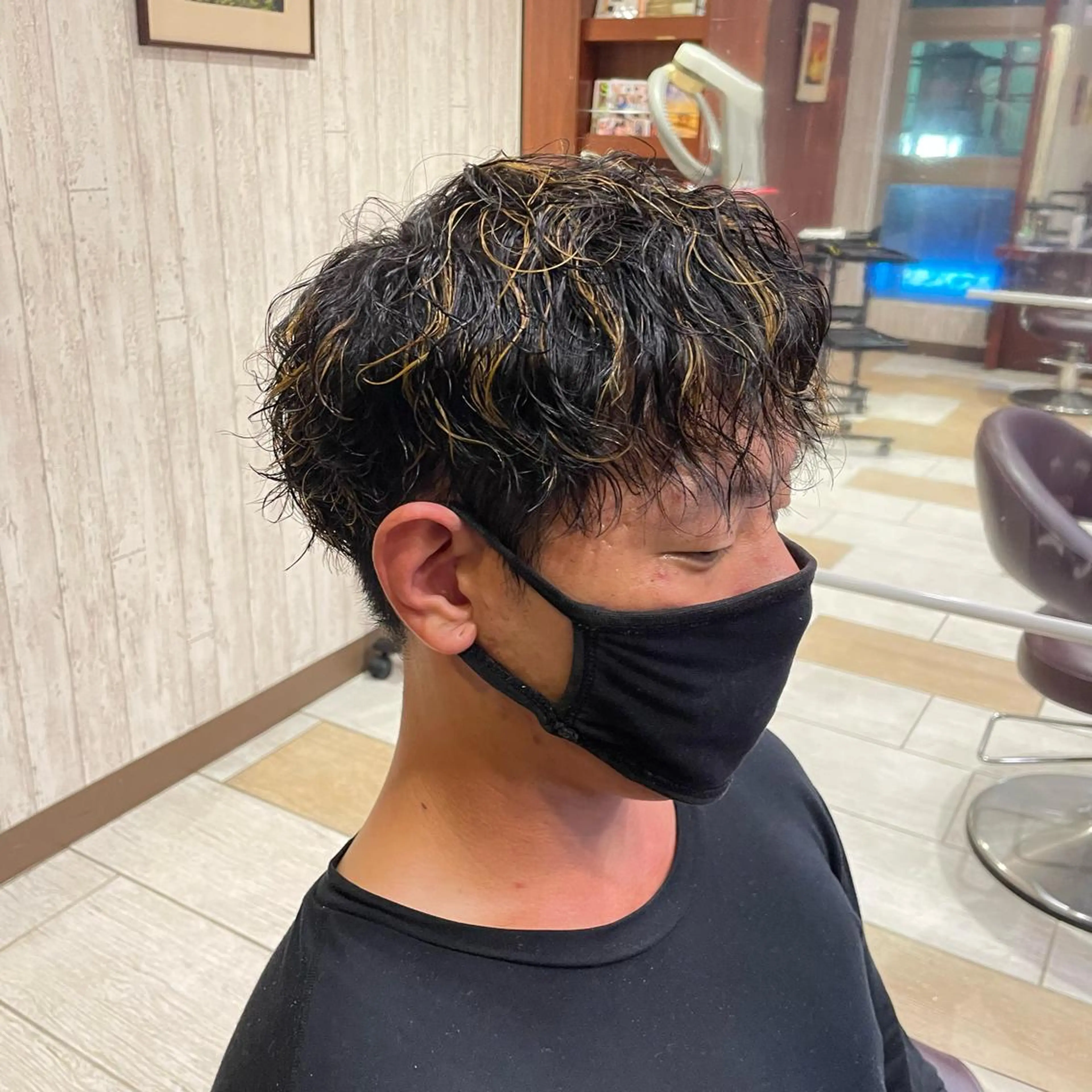 ショート パーマ メンズ メンズパーマ ツイストスパイラルパーマ スパイラルパーマ ツイスパ/メンズ特化 🦋𝑺𝑶𝑵𝑬のヘアスタイル