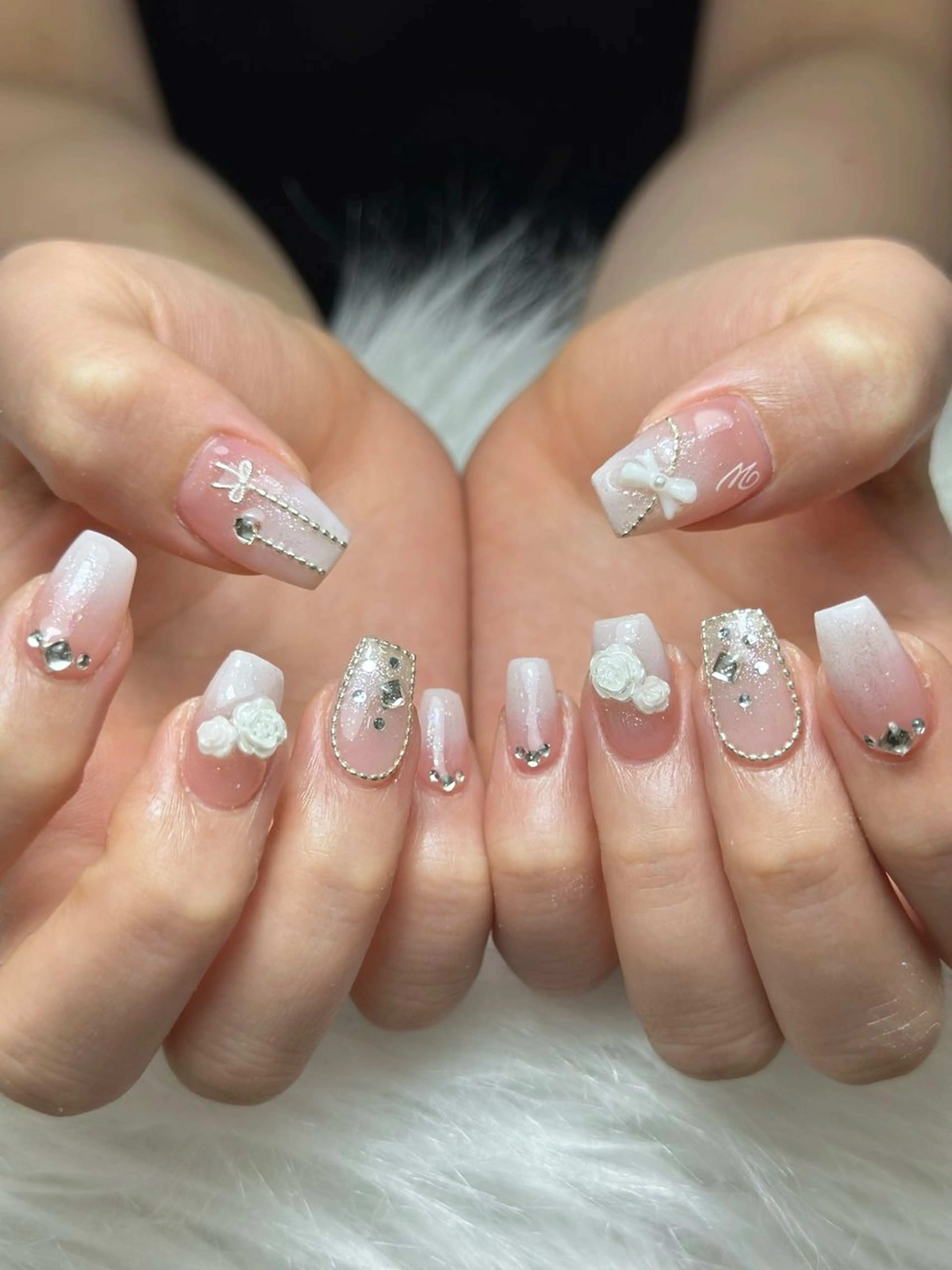 ネイル フレンチネイル グラデーション 韓国ネイル マグネットネイル シンプルネイル CoMo Nail Studio所属・CoMo Nailのネイルデザイン