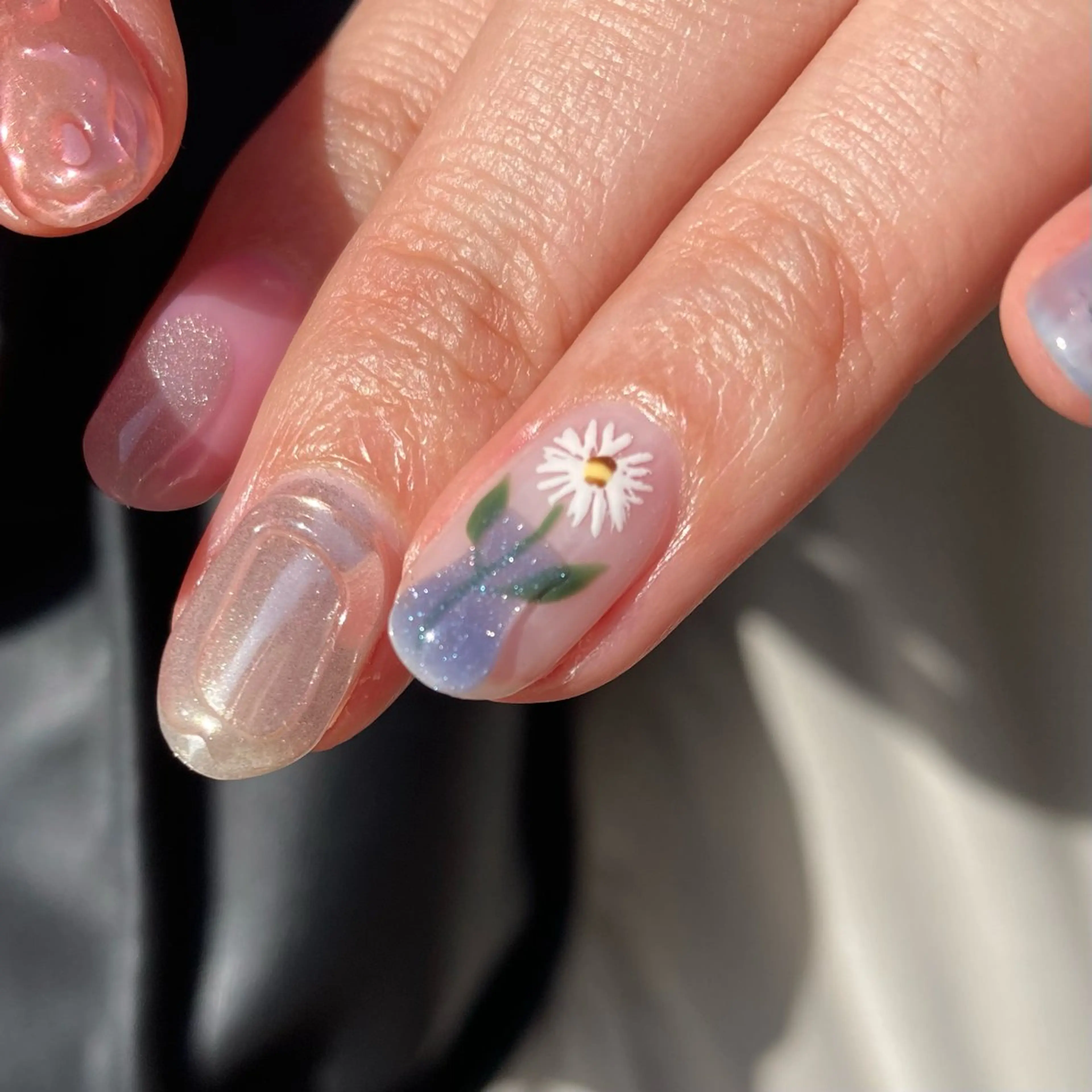 ネイル ミラーネイル ハンドネイル shio ♡ 24日空きありのネイルデザイン