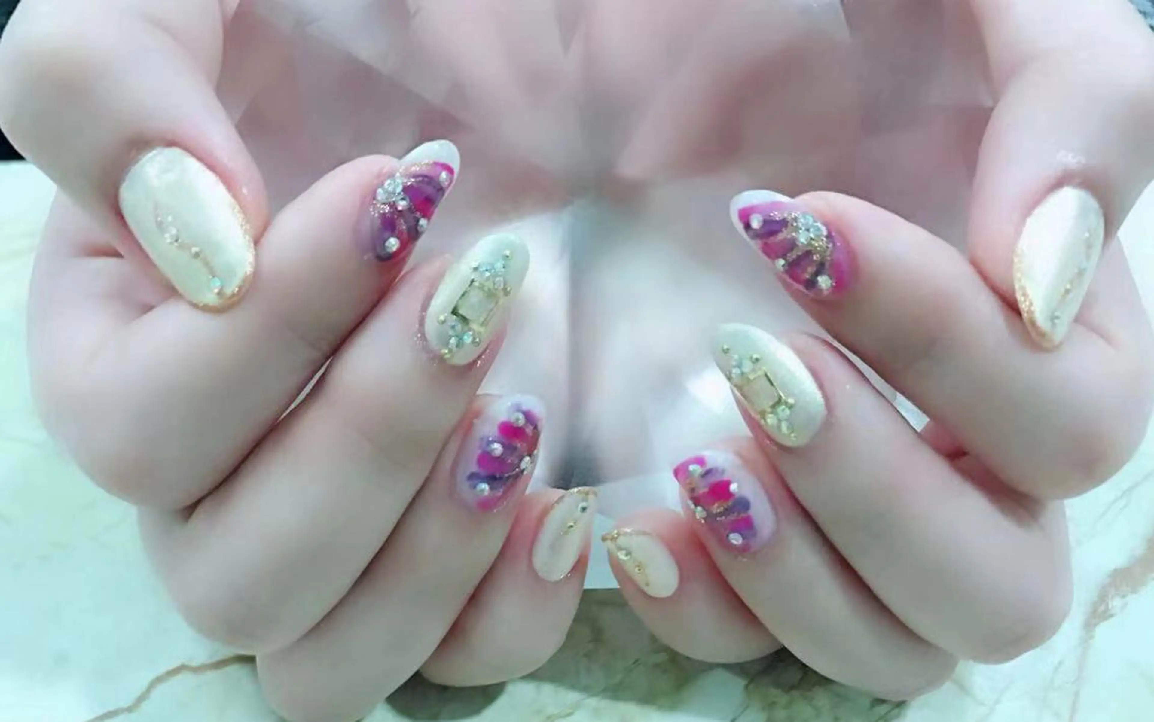 ネイル AB マツエクネイルサロンのネイルデザイン