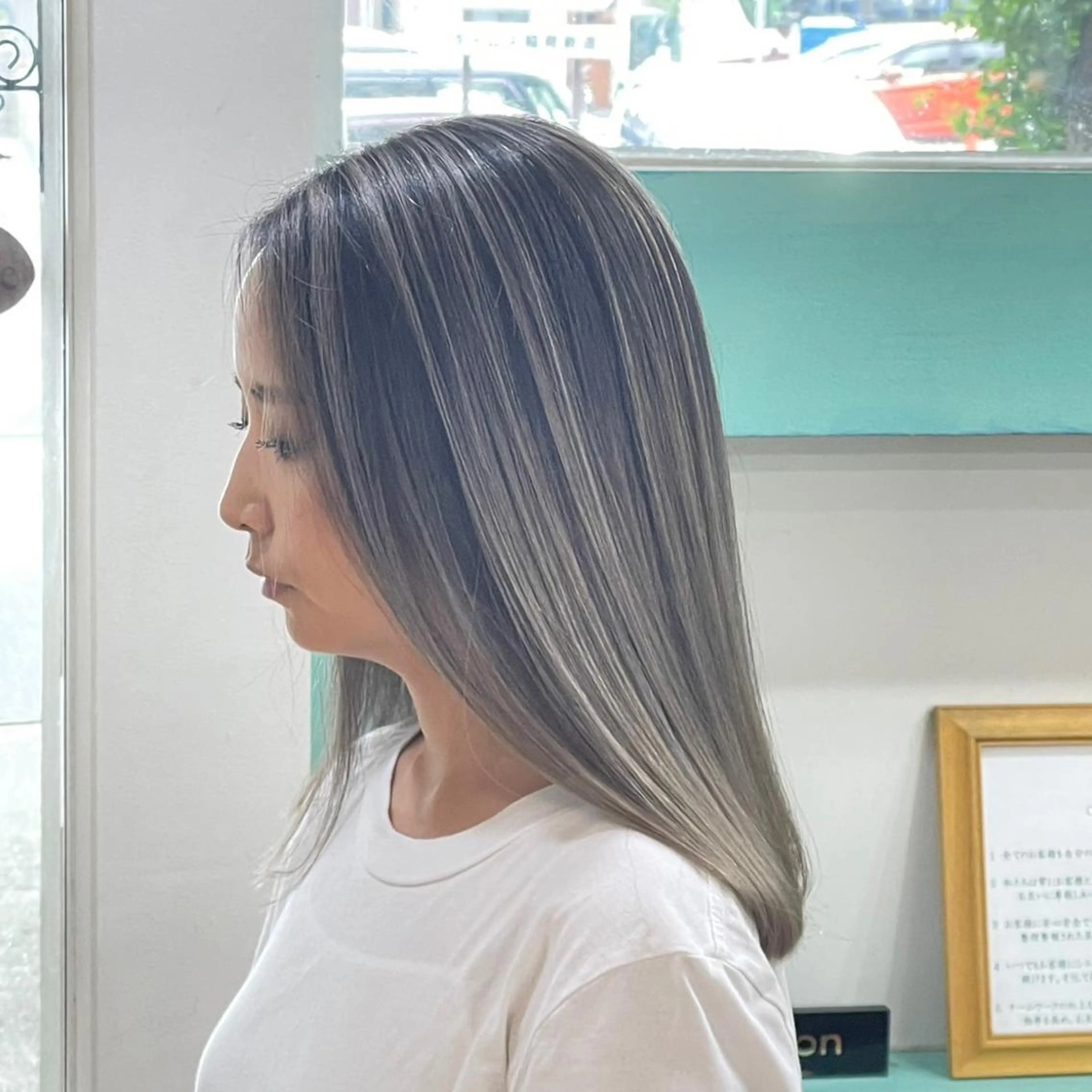 ミディアム カラー バレイヤージュ レイヤーカット 髪質改善/透明感 カラー/西川奈穂のヘアスタイル