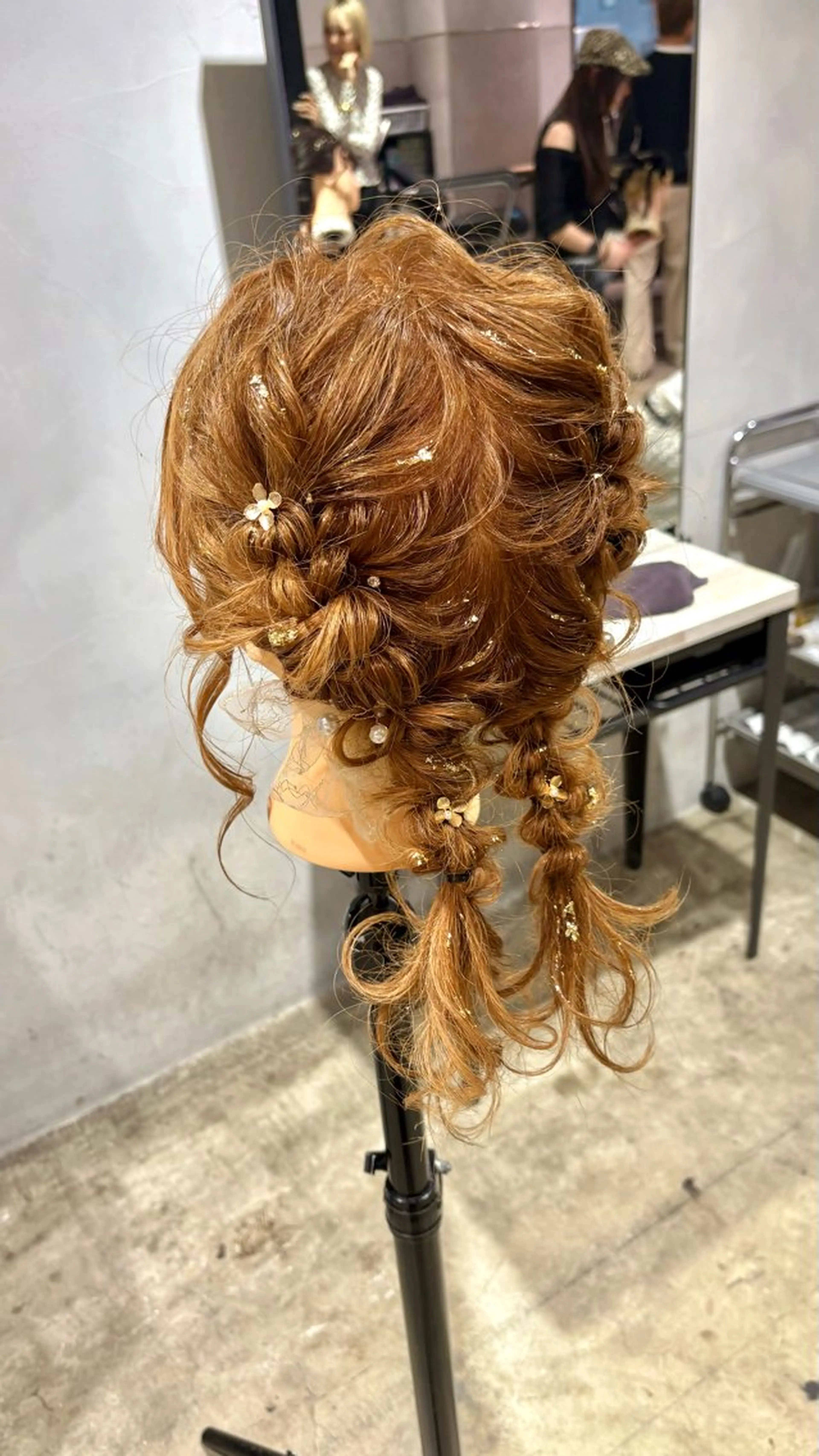 セミロング ヘアアレンジ そ にのヘアスタイル