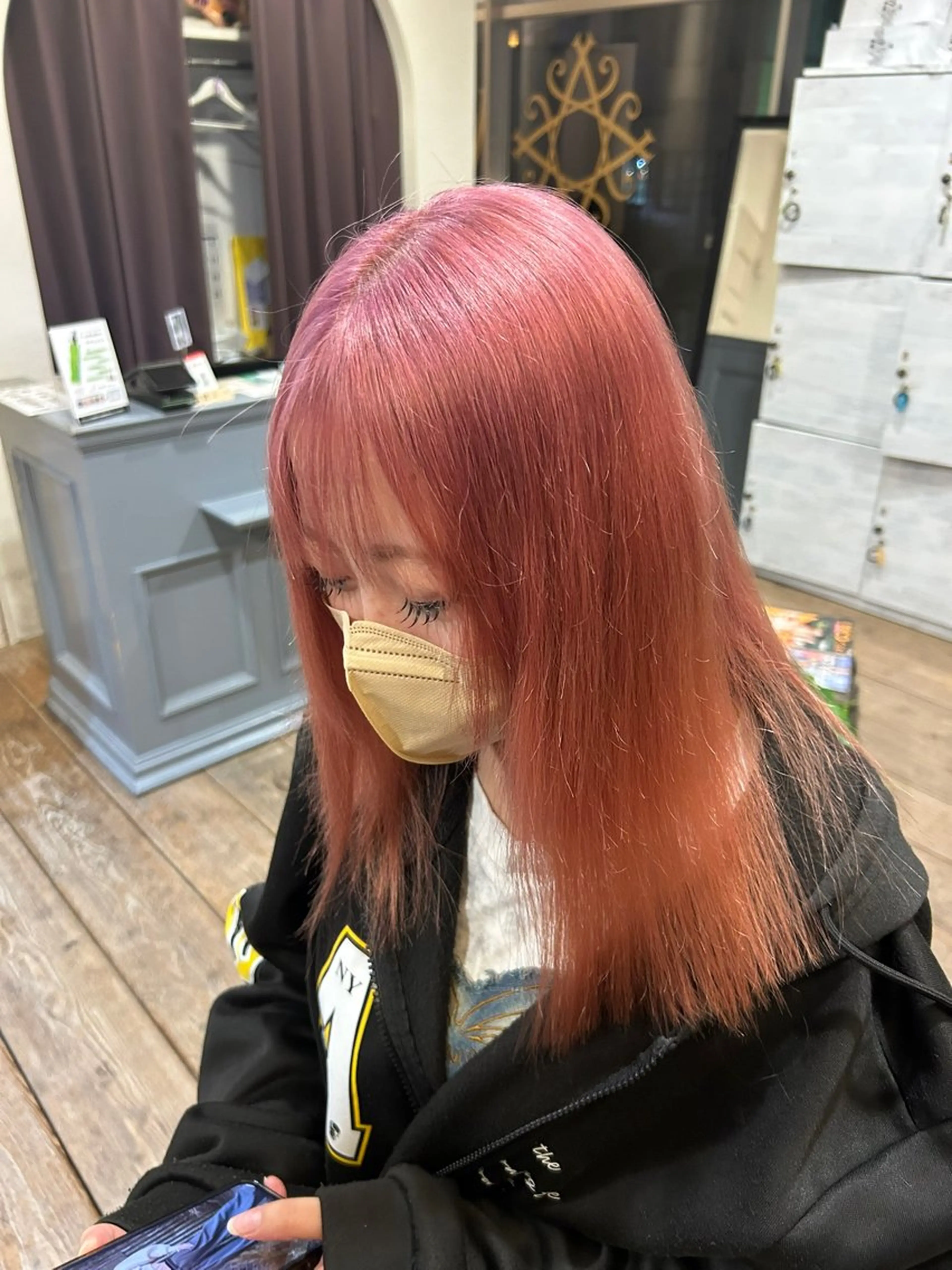 カラー ブリーチ ピンクカラー 金子 琉斗のヘアスタイル