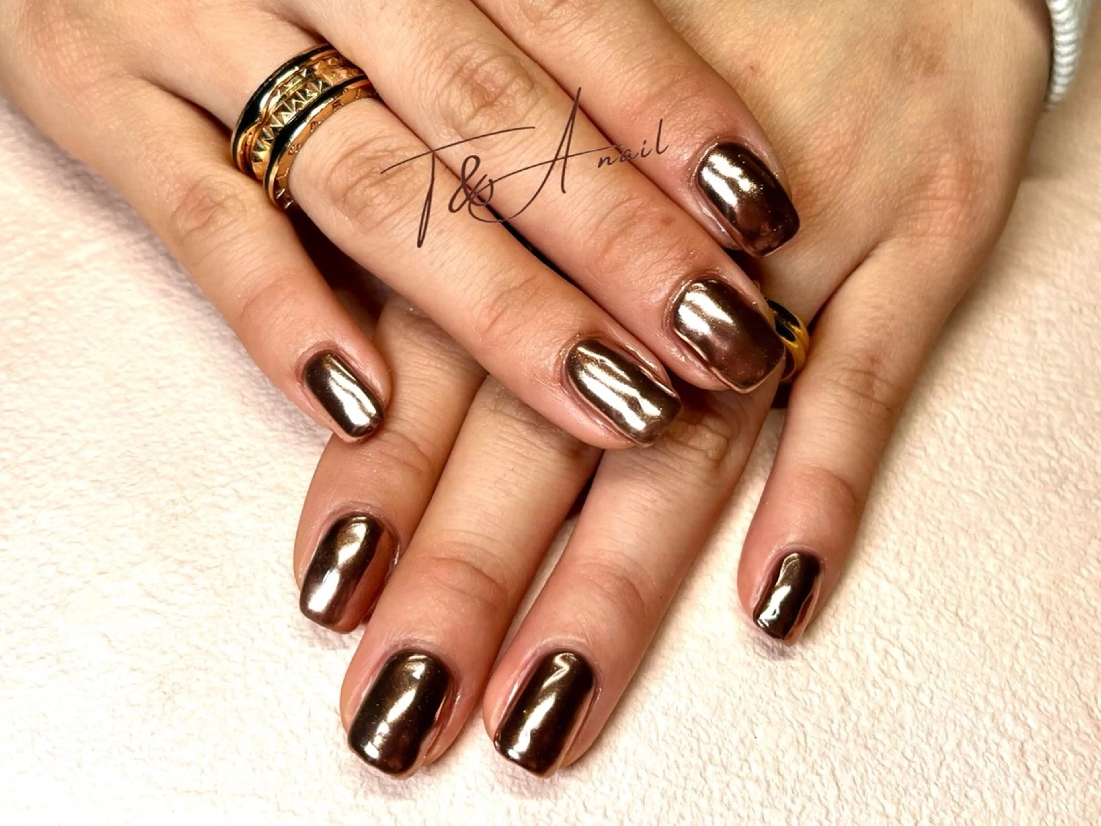 ネイル ジェルネイル ゴールド ミラーネイル ニュアンスネイル ワンカラーネイル ハンドネイル T&A nailのネイルデザイン