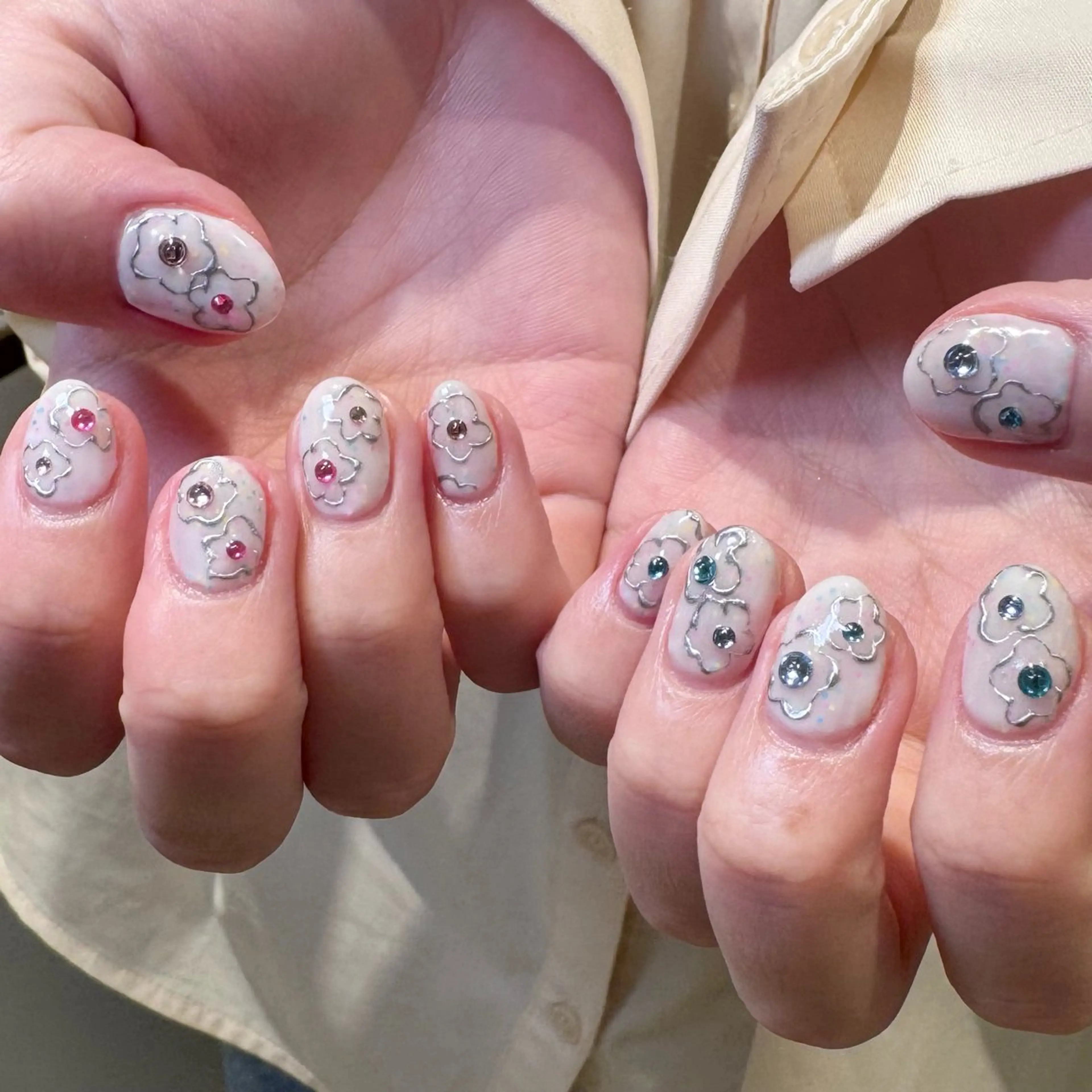 ネイル RIEKO🍒 ワンホン♡推しネイルのネイルデザイン