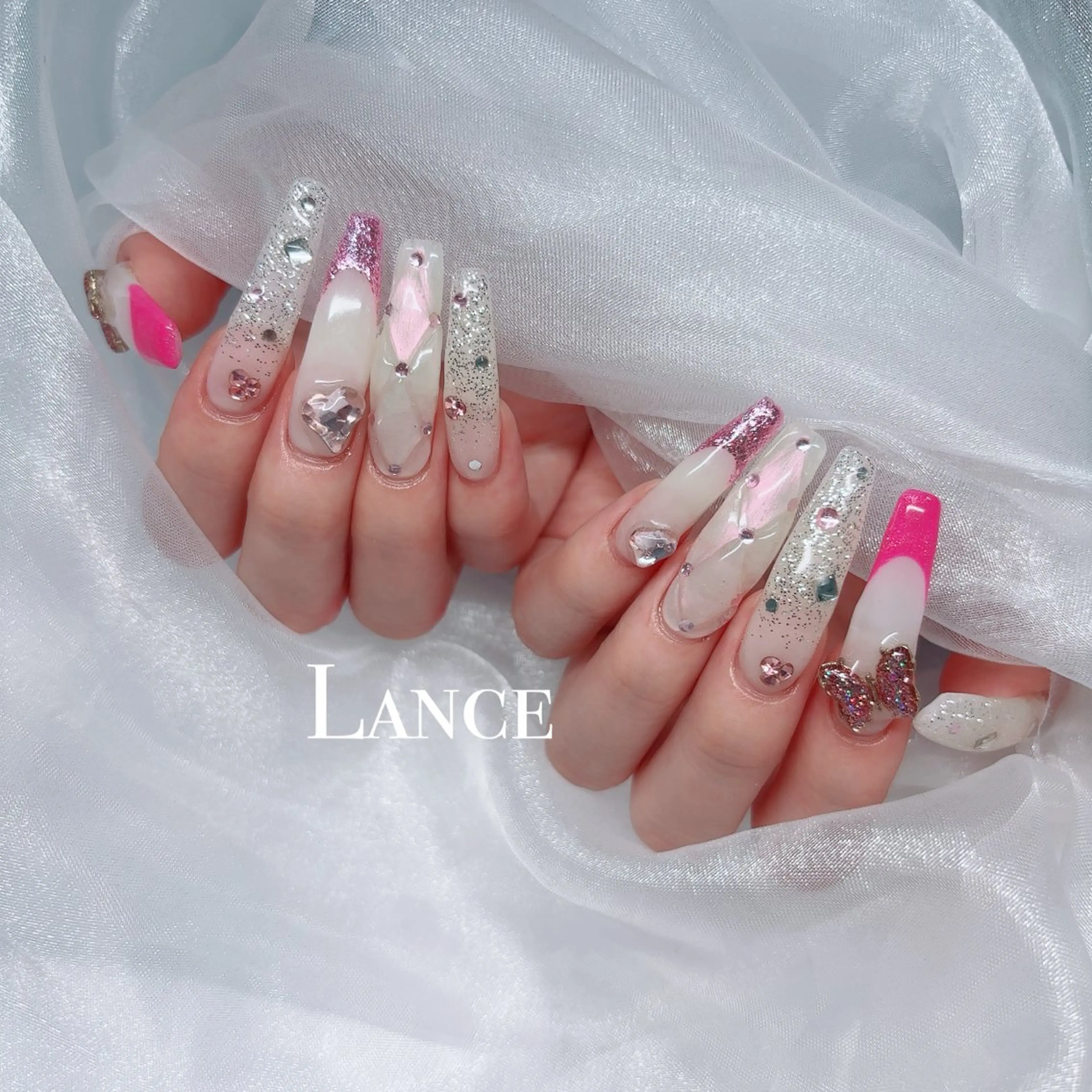 ネイル オーロラネイル フットネイル 氷ネイル・うるうるネイル キラキラネイル 韓国ネイル ハンドネイル Lance nailのネイルデザイン