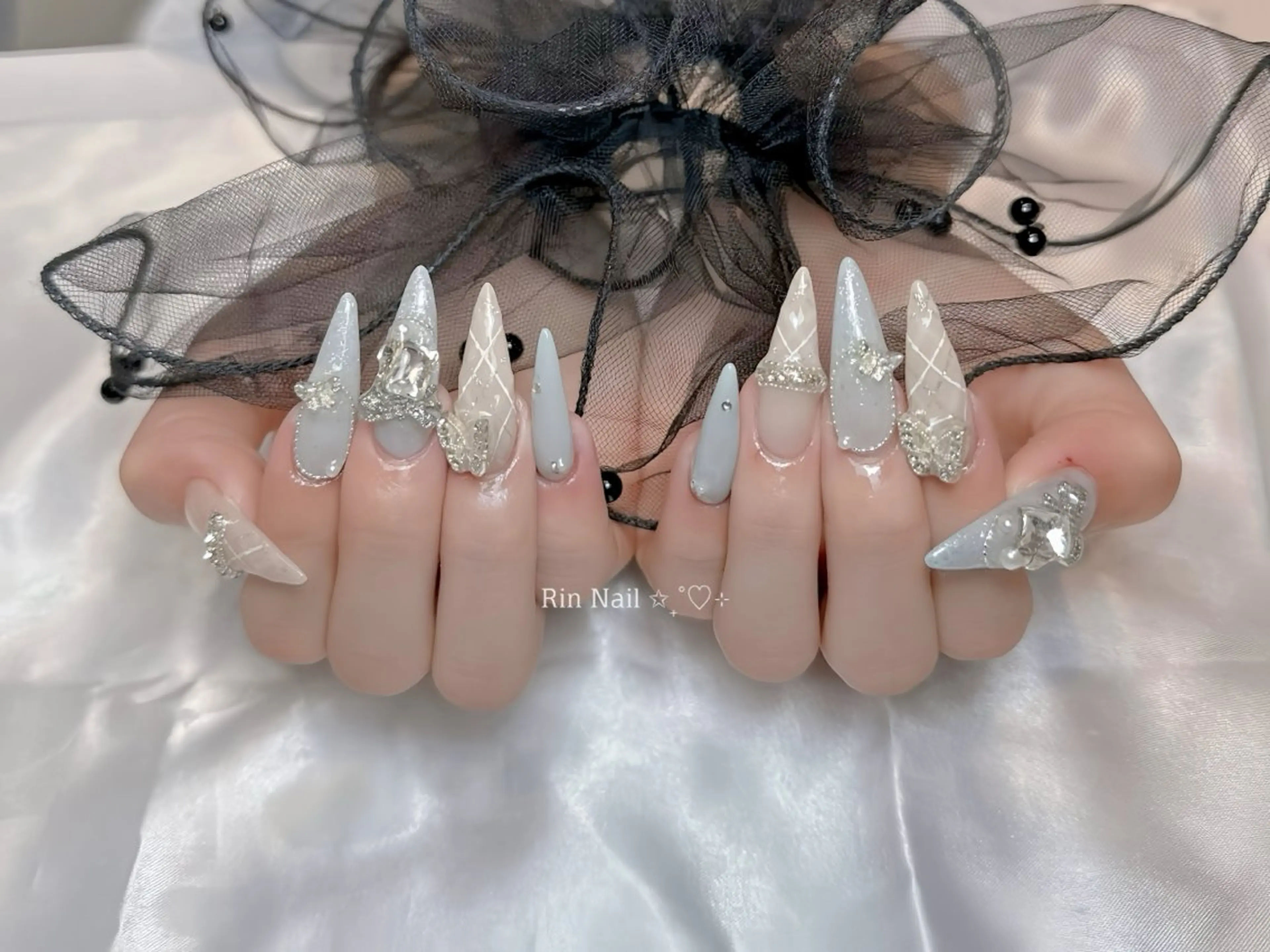 ネイル アートネイル チークネイル ジェルネイル ロングネイル マグネットネイル ハンドネイル Rin Nail 新大久保店のネイルデザイン