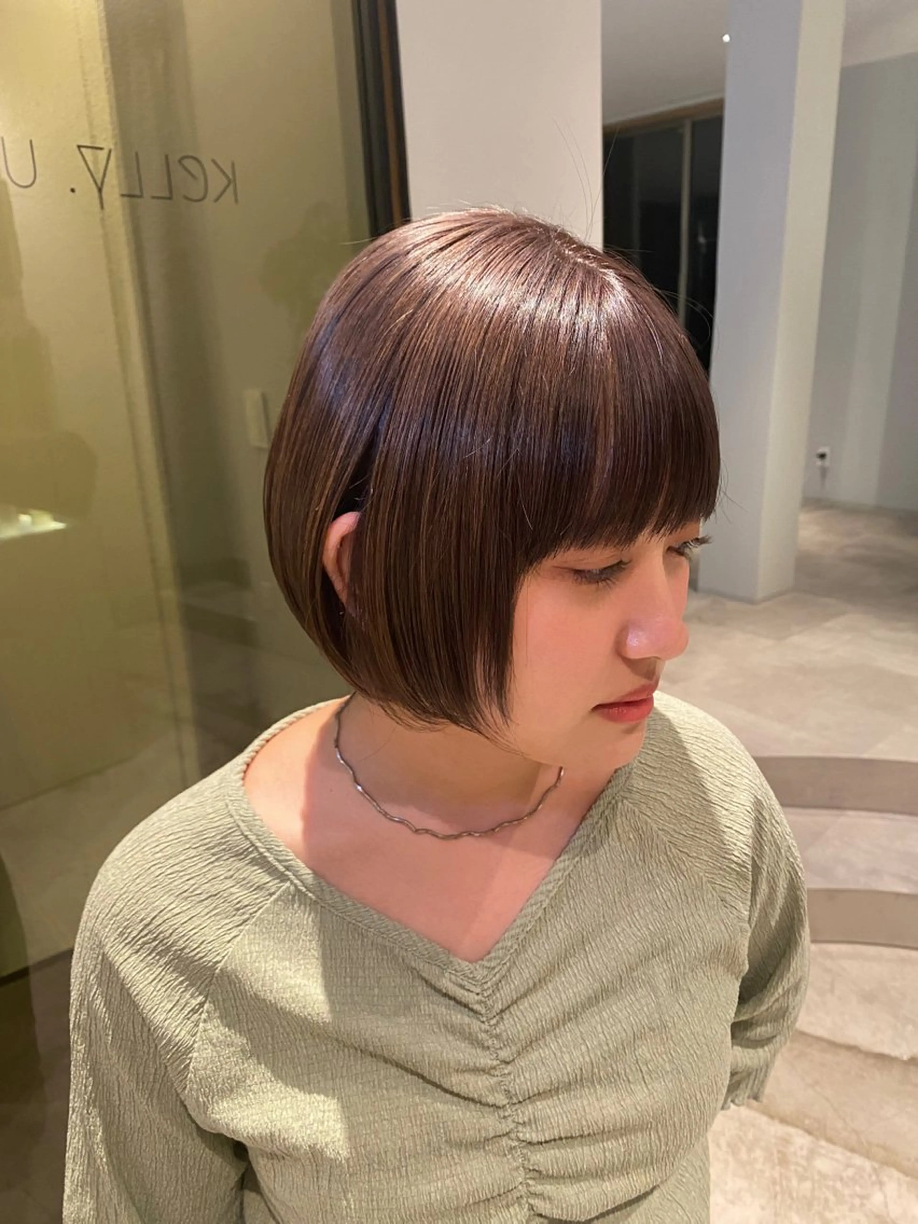 ショート カラー kelly.un MIUのヘアスタイル