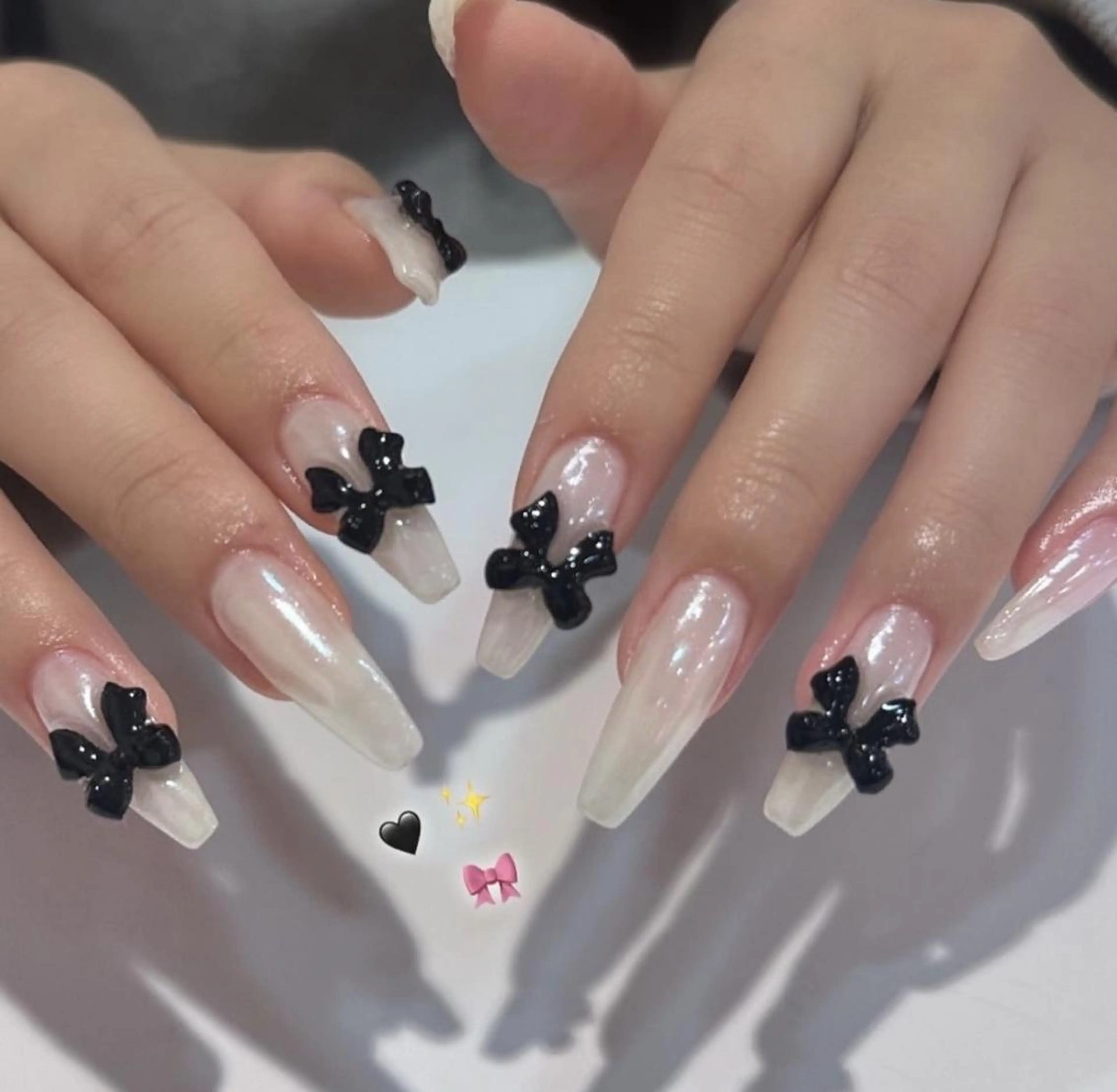 ネイル 長さ出し グラデーション 卒業式 キラキラネイル マグネットネイル Yuu🎀 Belle Nailのネイルデザイン