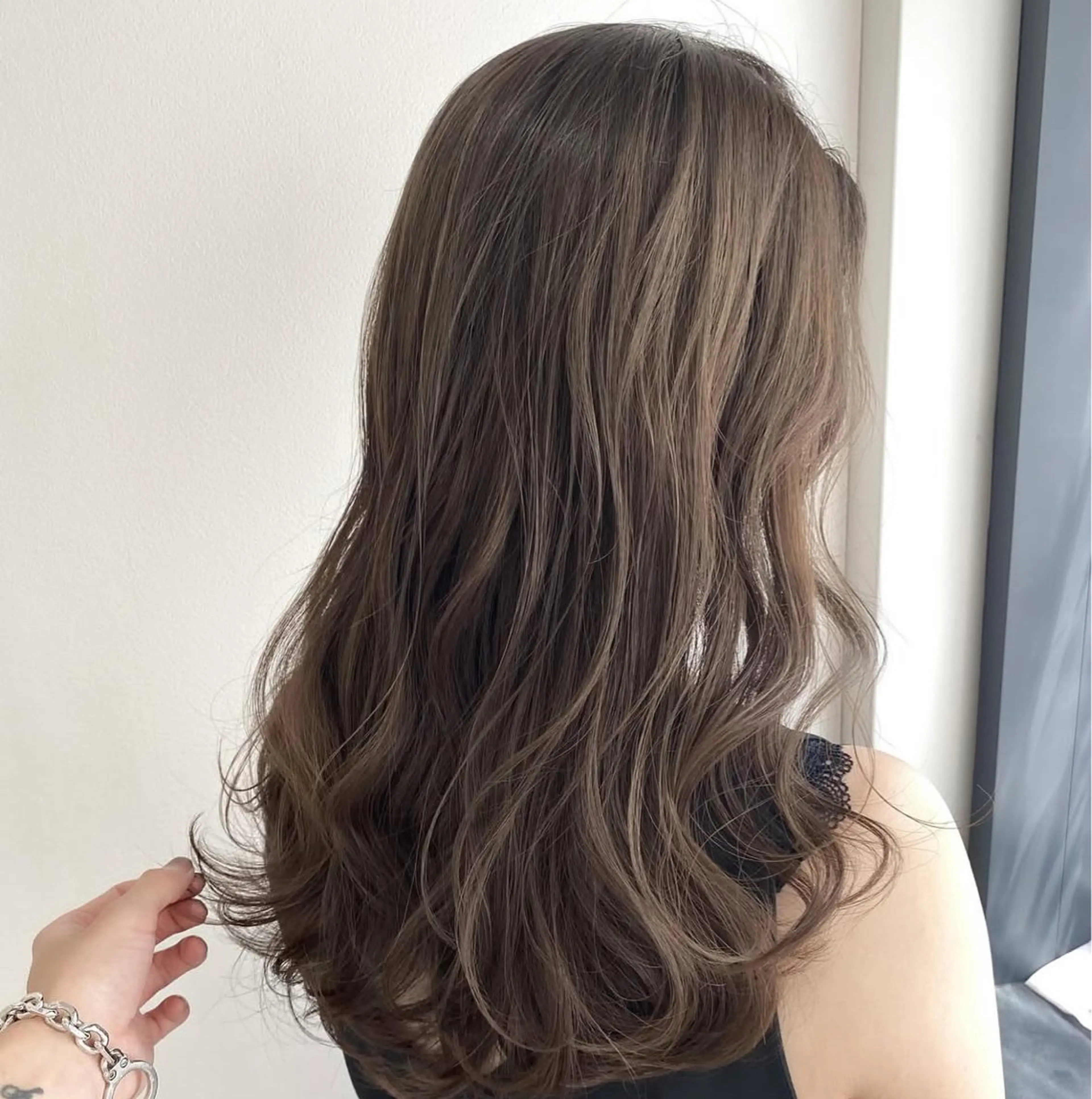 セミロング カラー 段野吾颯 ／ベージュカラーのヘアスタイル