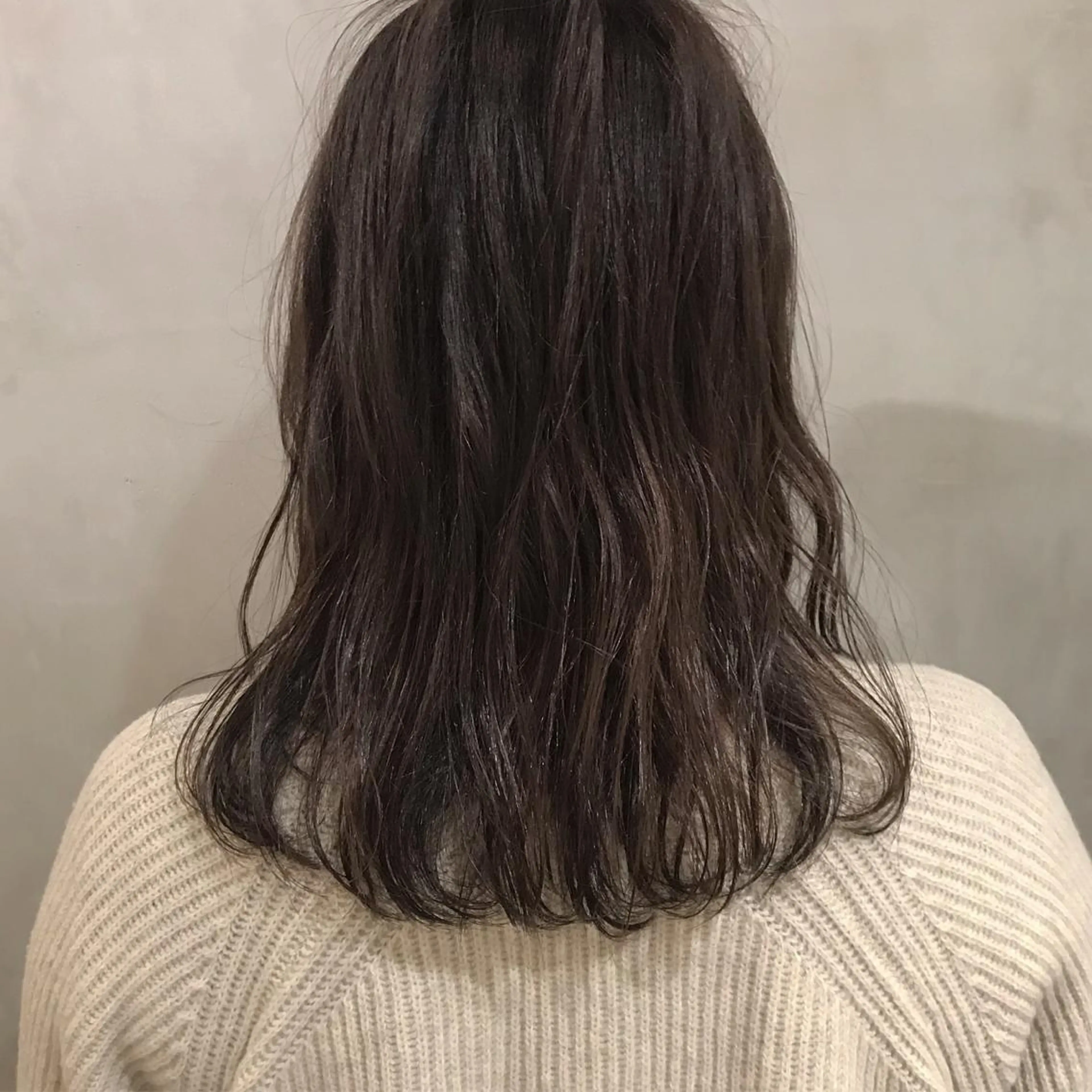 セミロング カラー アンニュイヘア🪽 ayumiのヘアスタイル