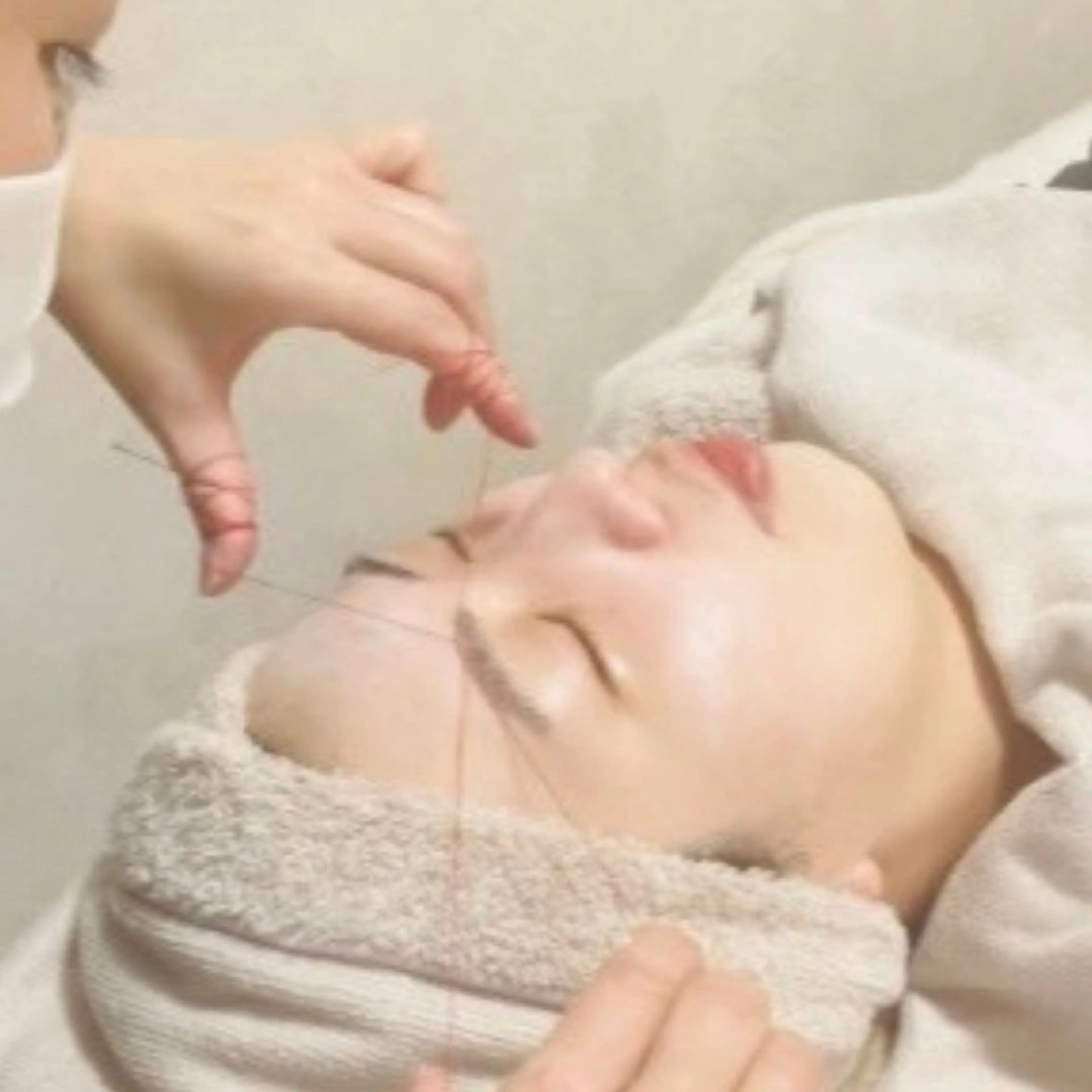 顔の産毛 糸脱毛〈スレッディング〉専門店＊BiBi＊【顔脱毛/眉毛/毛穴】所属・眉毛と顔の産毛 糸脱毛専門店BiBiのエステ・リラクイメージ