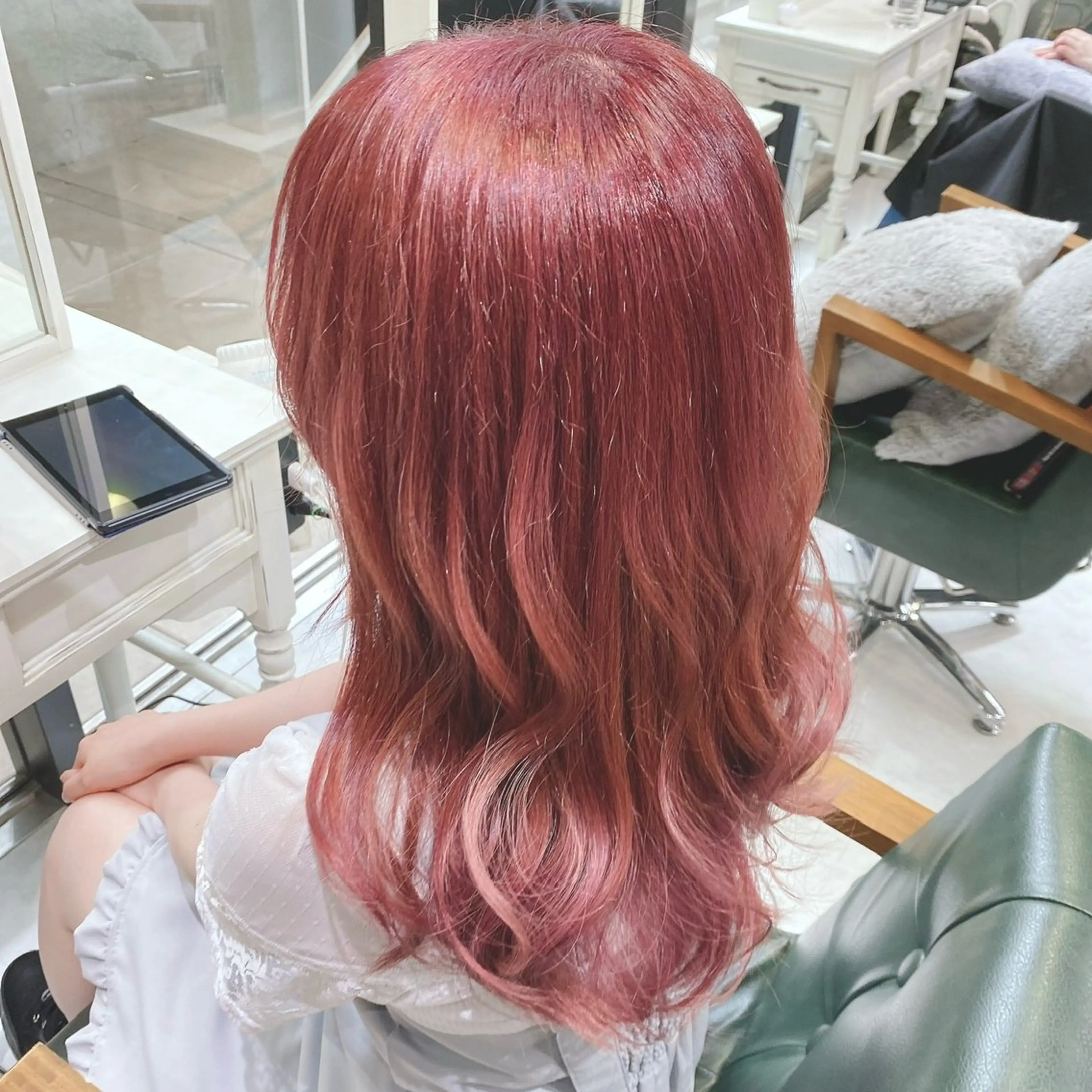 セミロング カラー ブリーチ デザインカラー ハイトーンカラー ピンクカラー ヘアカラー トリートメント DAYS Men’sのヘアスタイル