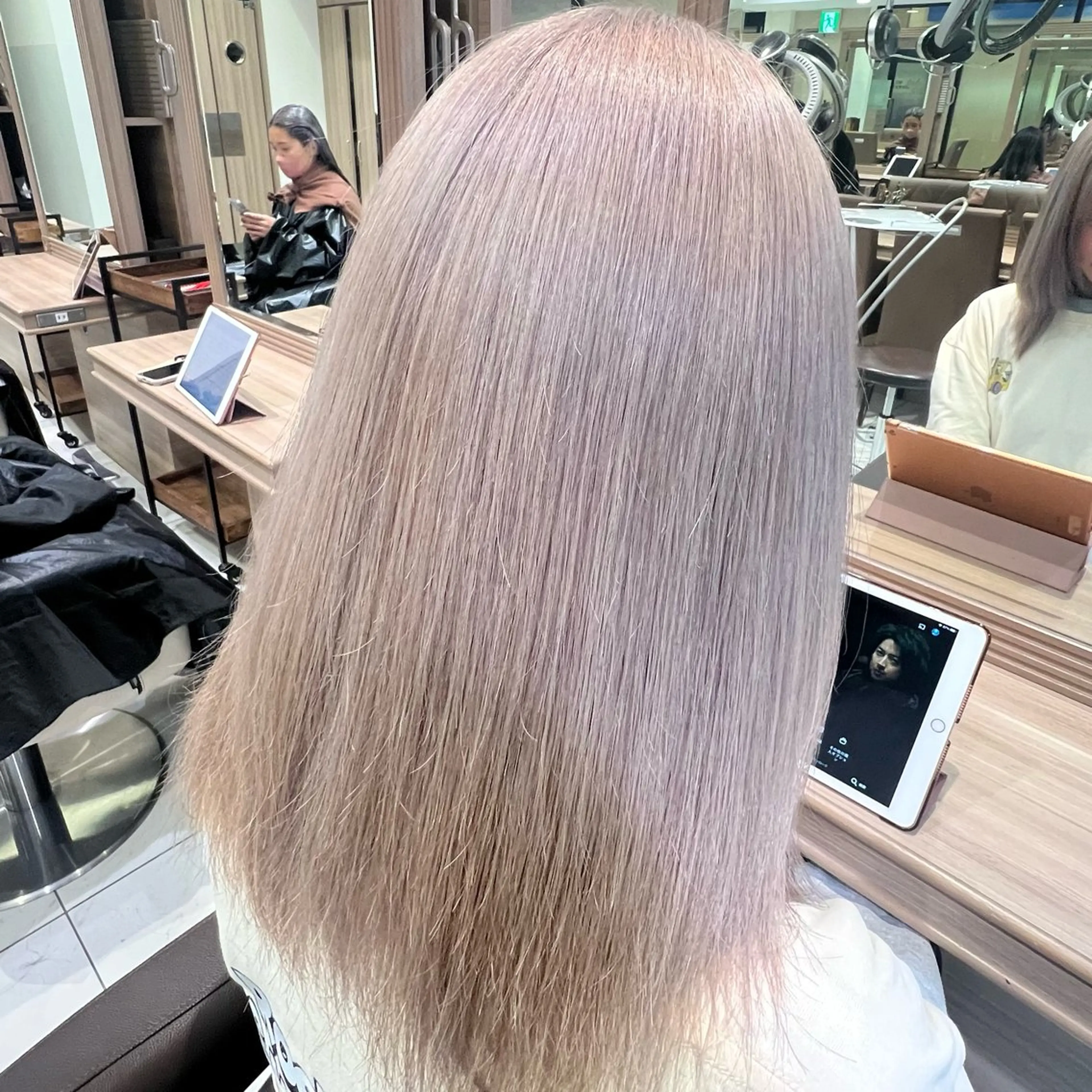 セミロング カラー ヘアカラー トリートメント ブリーチ/デザイン 💎ryuyaのヘアスタイル