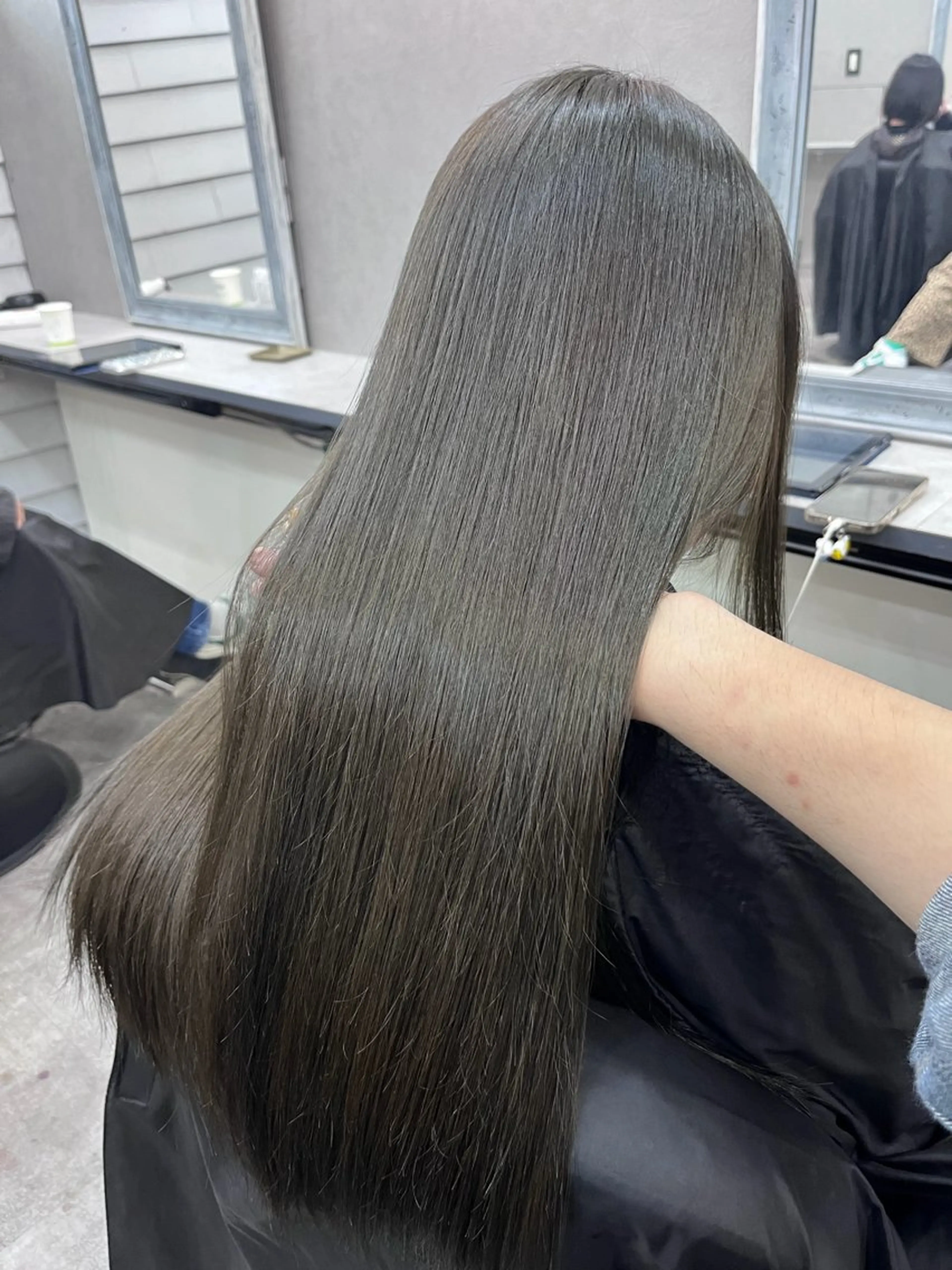 ミディアム カラー ベージュカラー オリーブベージュ メンズパーマ ヘアカラー大成のヘアスタイル