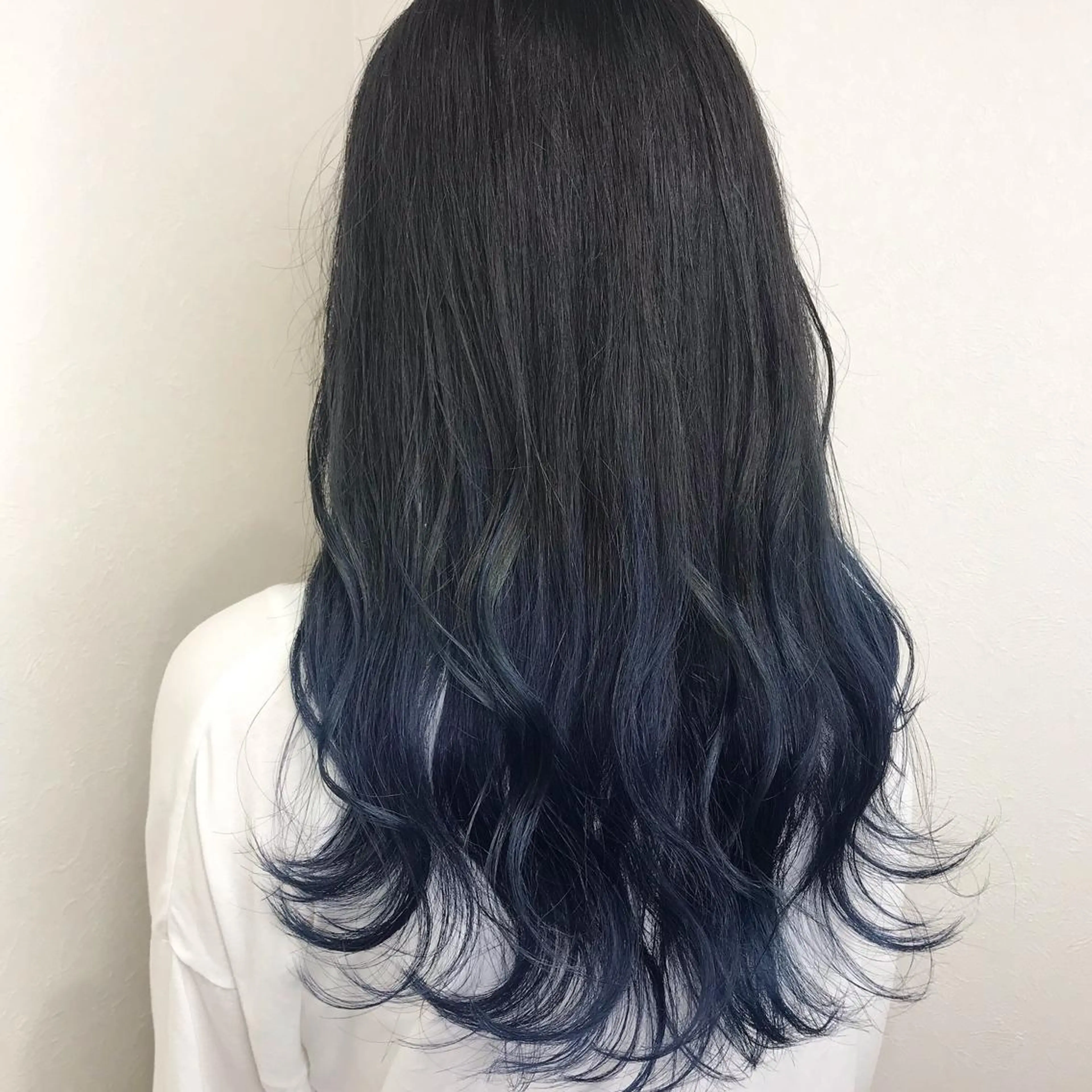 ロング カラー ブルーカラー グラデーションカラー ネイビーカラー ロング ヘアカラー 柴田 祐輔のヘアスタイル