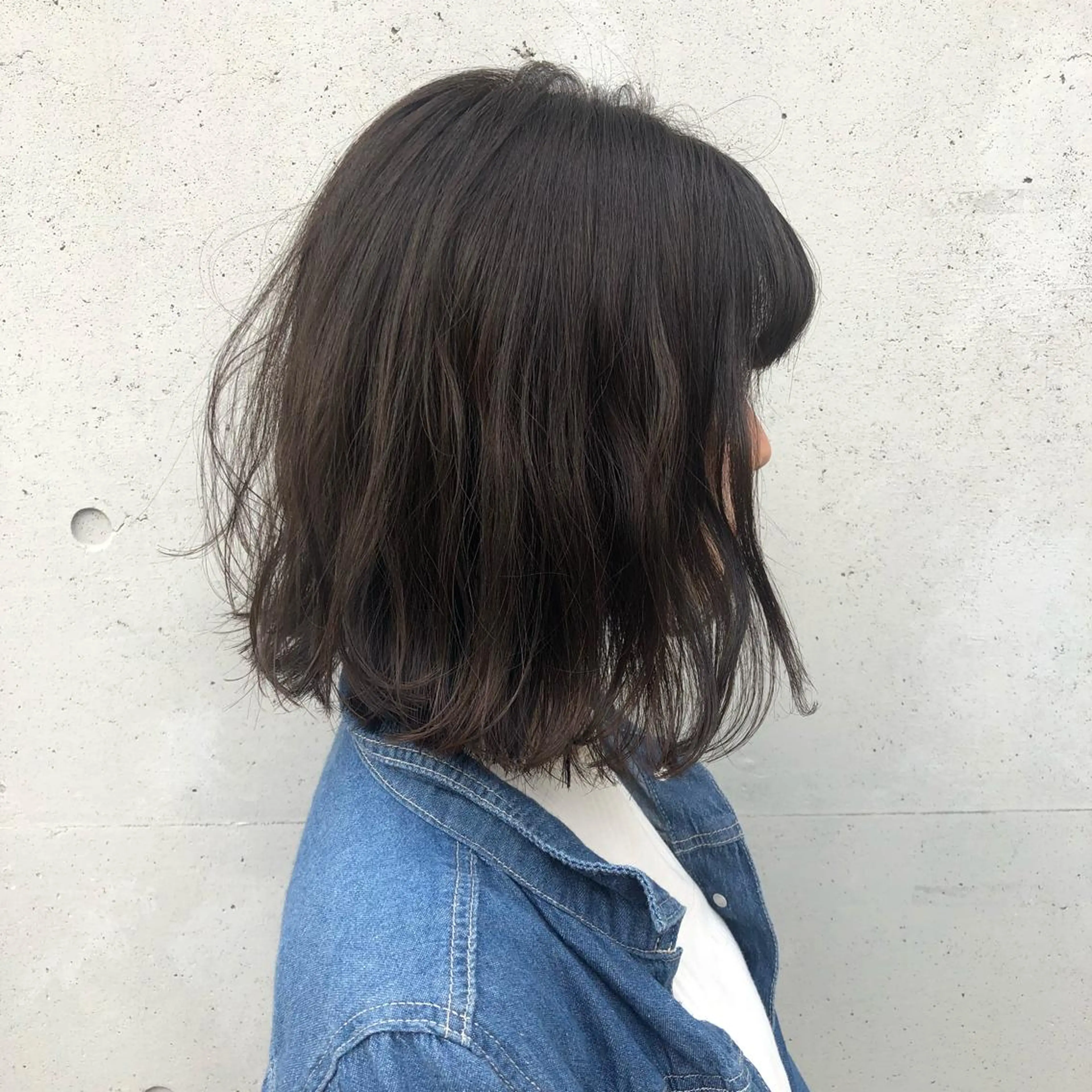 ミディアム 切りっぱなしボブ ボブ カット ヘアカラー トリートメント 酸性縮毛矯正🧴韓国 レイヤー/髪質改善のヘアスタイル