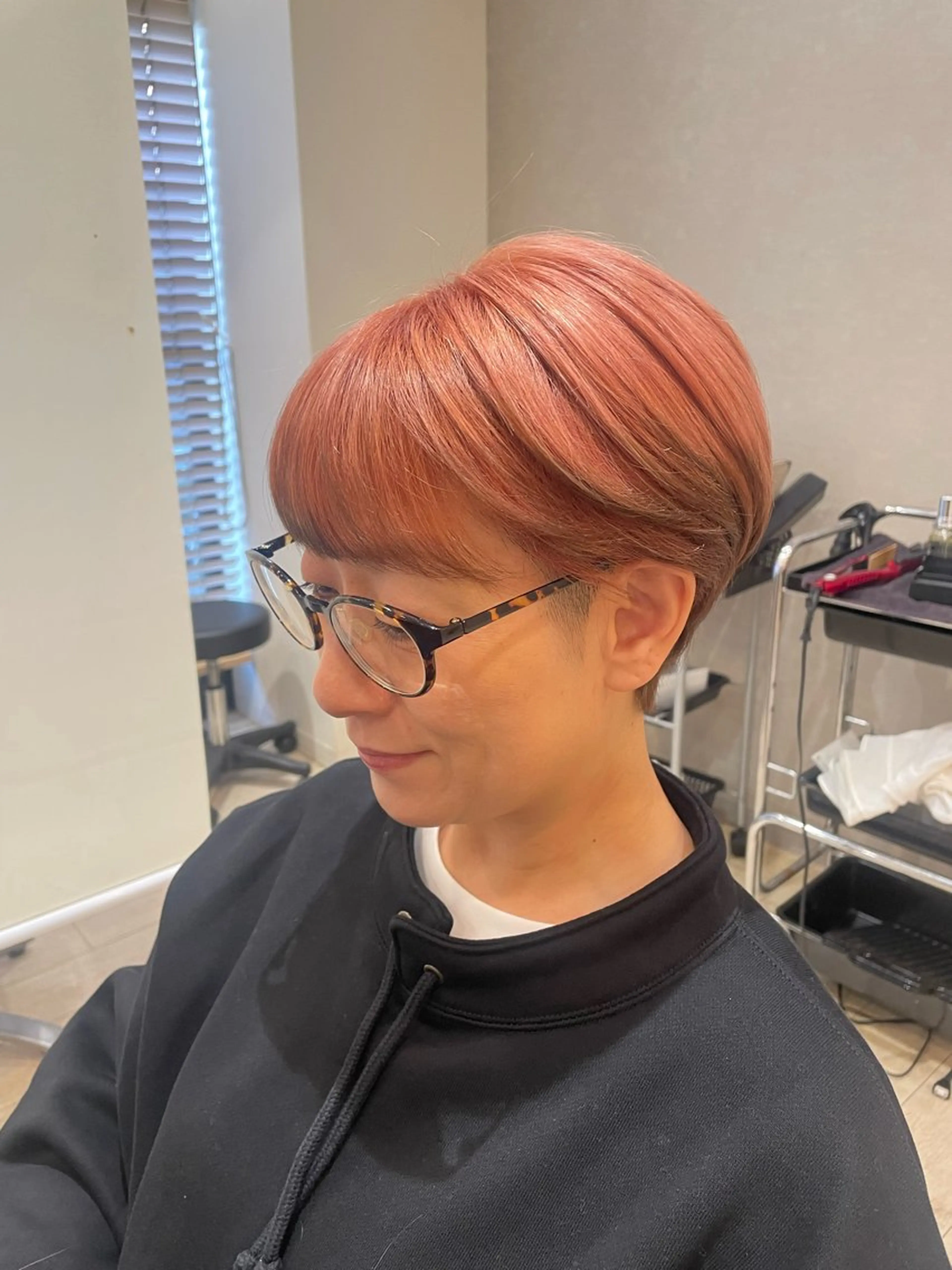 ショート カラー ブラウンカラー ピンクカラー 小川 泉美のヘアスタイル