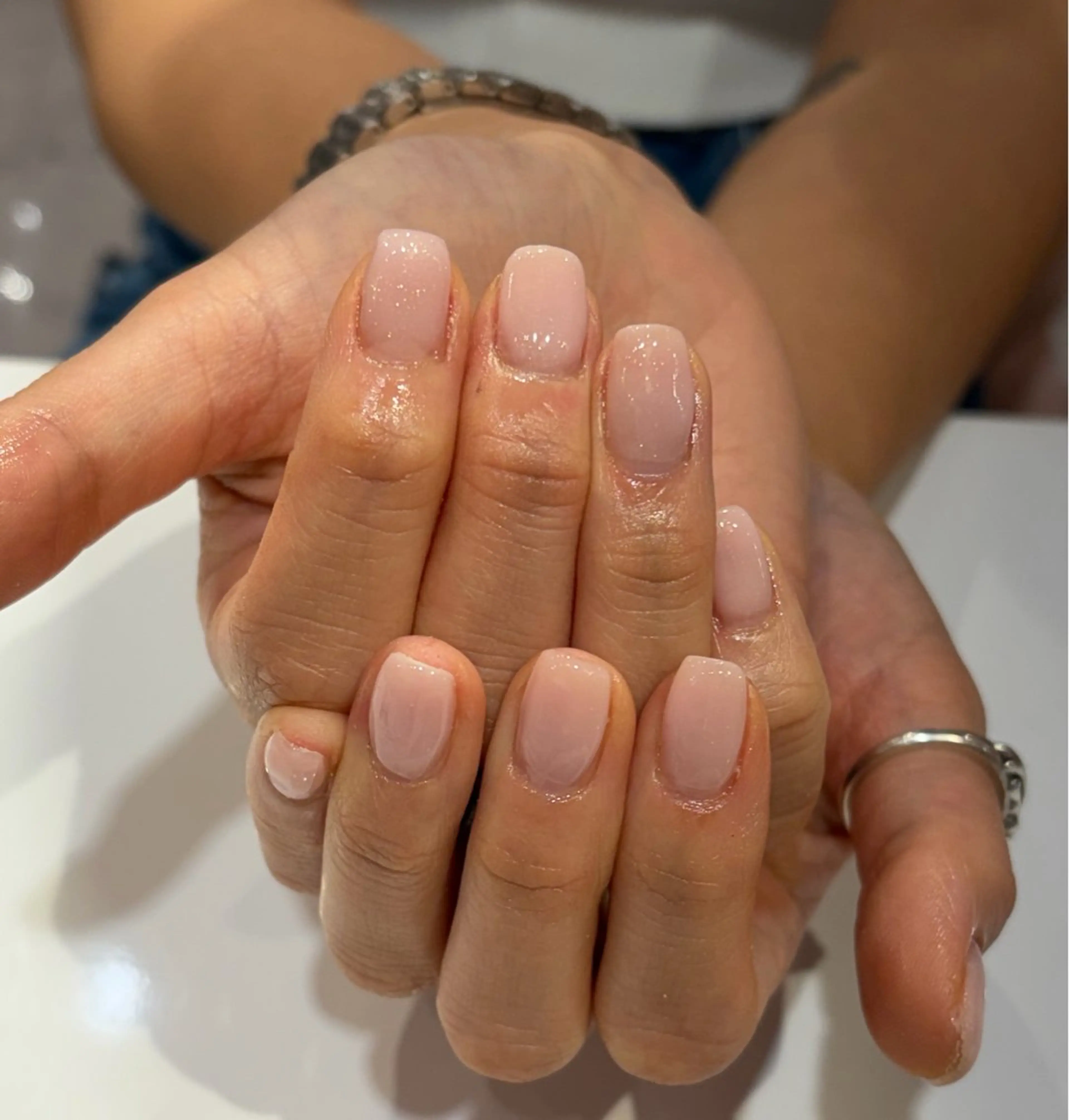 ネイル ワンカラーネイル SHELL NAIL ホノカ🤍のネイルデザイン