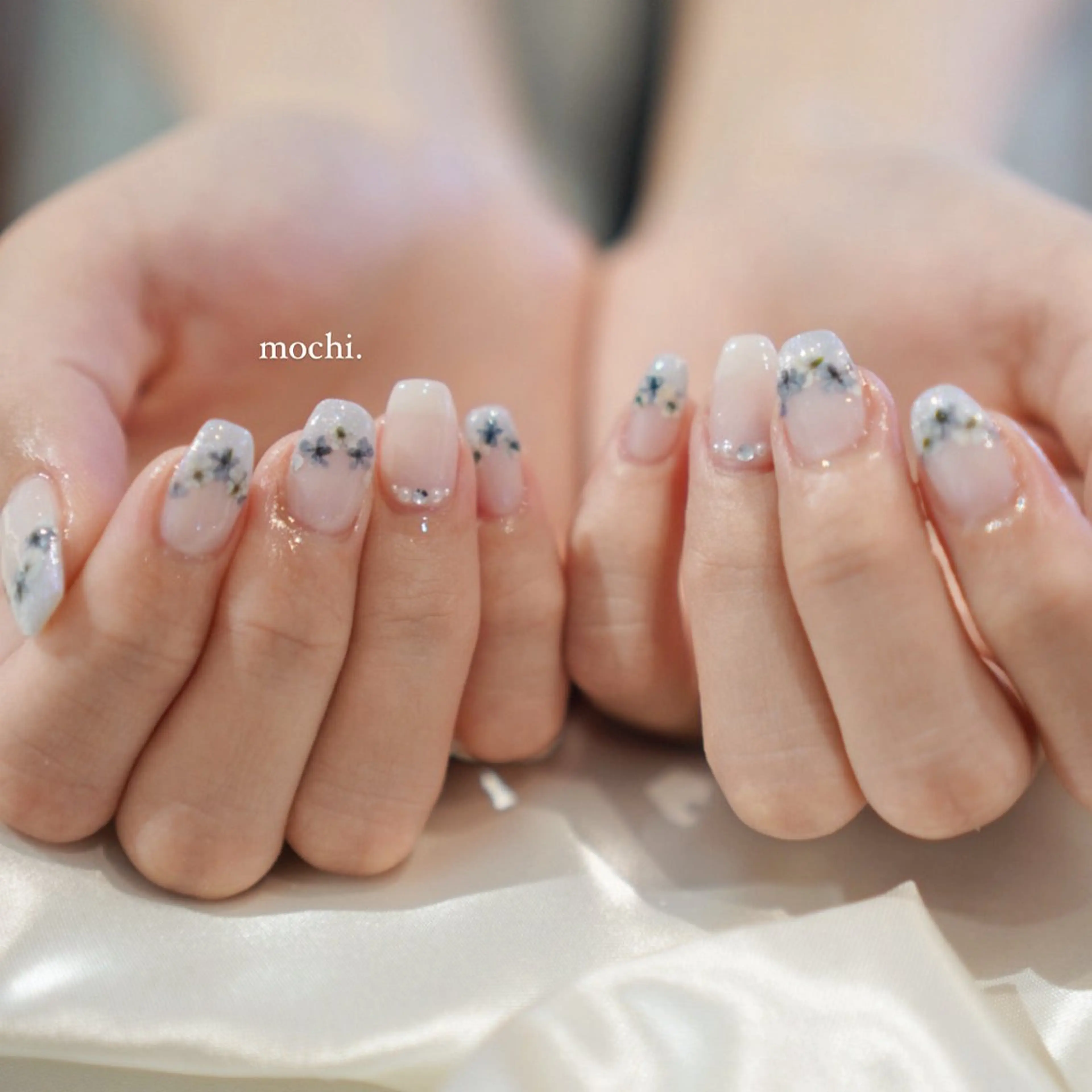 ネイル フレンチネイル マグネットネイル マグネットフレンチ ハンドネイル mochi. nail🌿のネイルデザイン