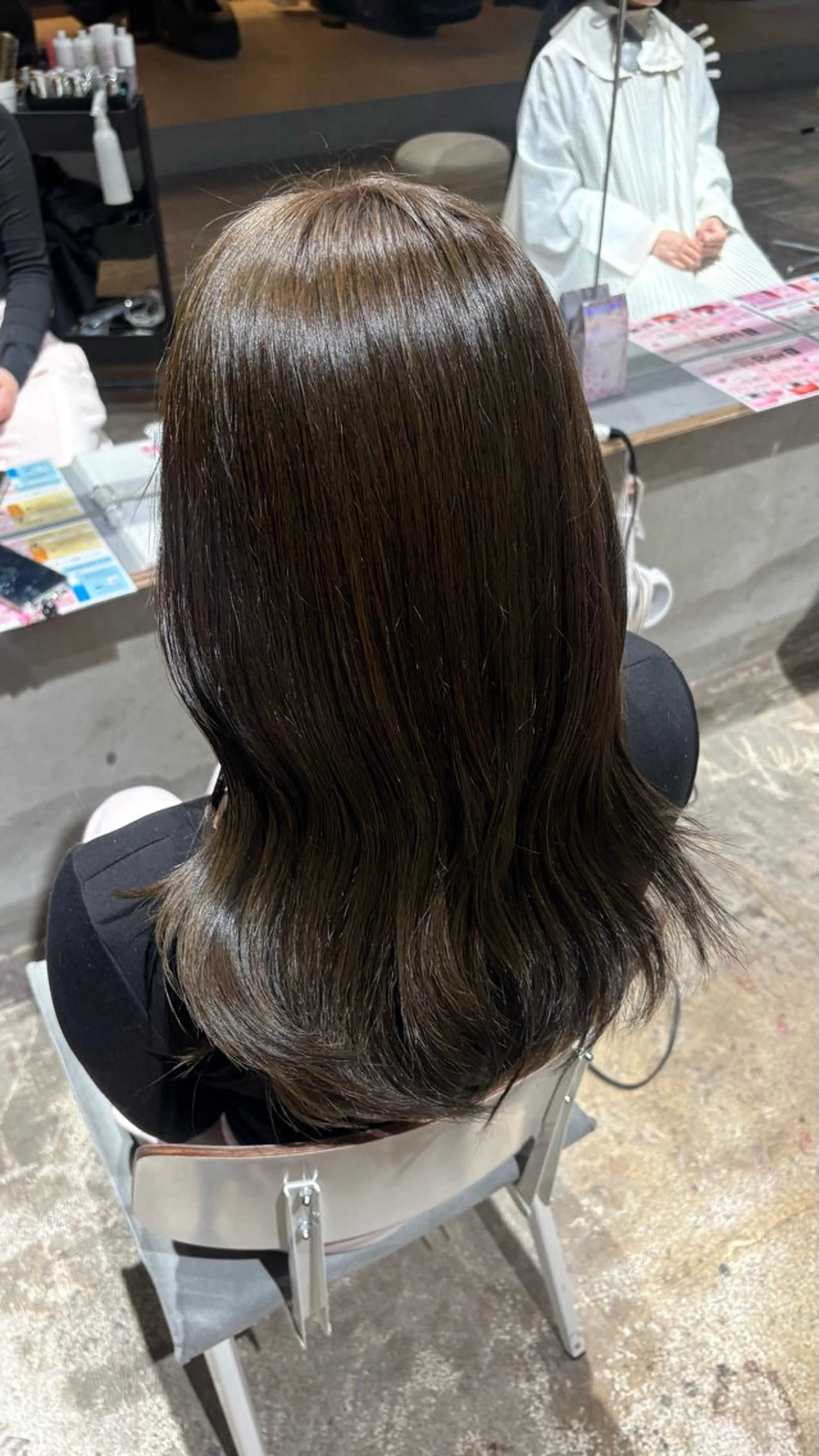 ミディアム カラー ヘアカラー 安藤 まりのヘアスタイル