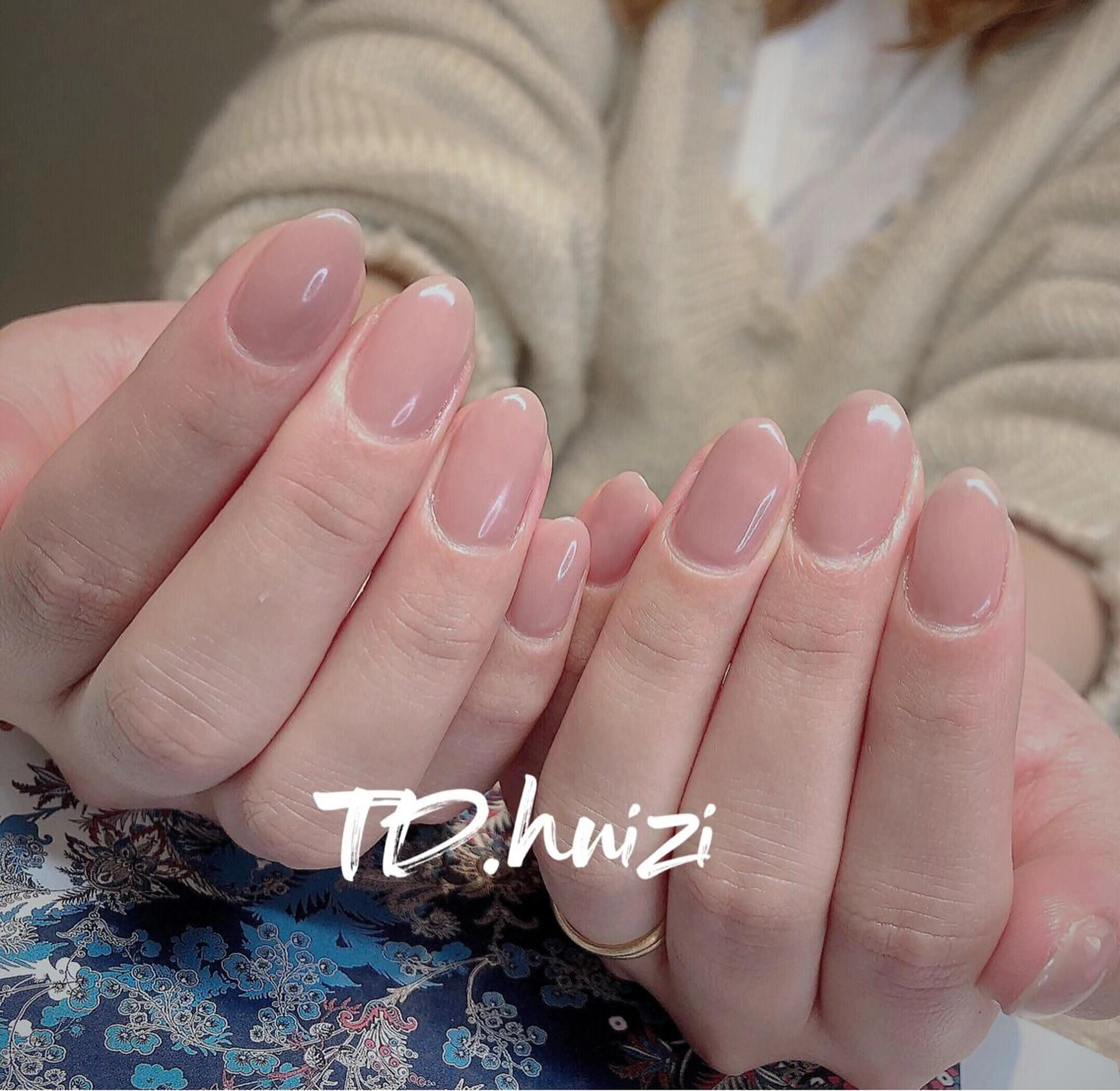 ミディアム ハンドネイル めぐみのネイルサロン スタッフ練習のネイルデザイン