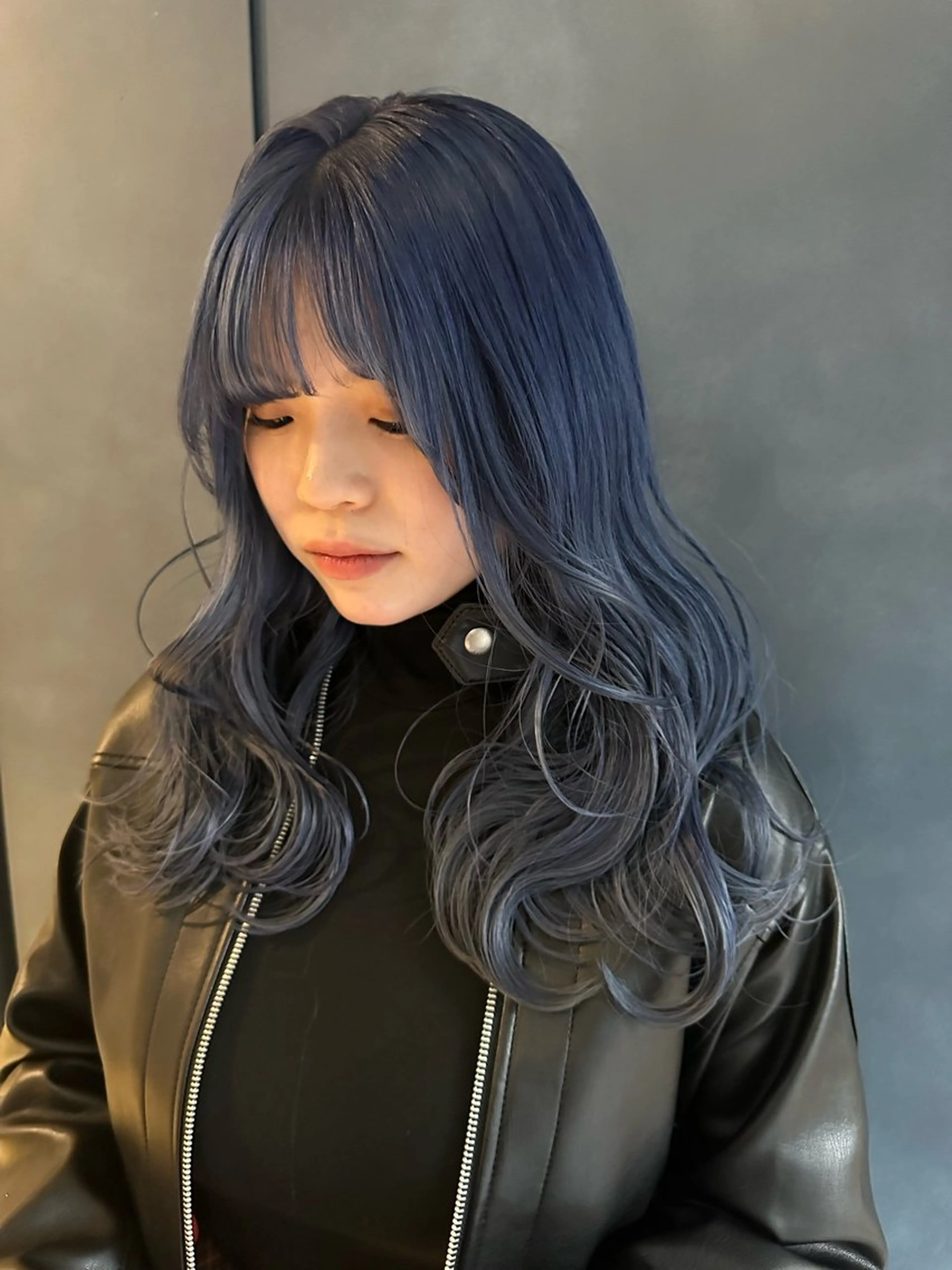 セミロング カラー ハイトーンカラー ヘアカラー トリートメント kai .のヘアスタイル