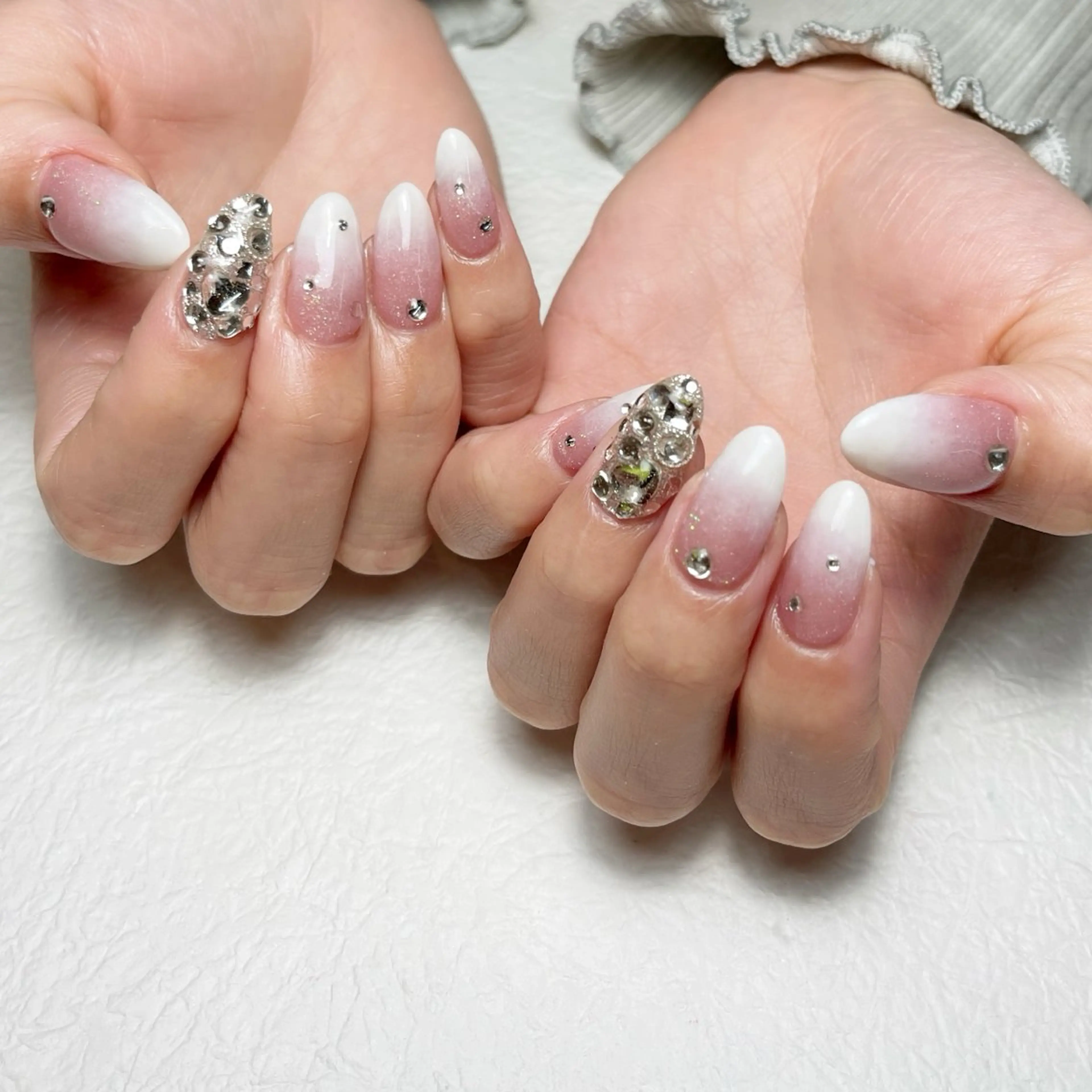 ネイル アートネイル フットネイル ジェルネイル キラキラネイル 韓国ネイル ハンドネイル Y nail なんば堀江店のネイルデザイン