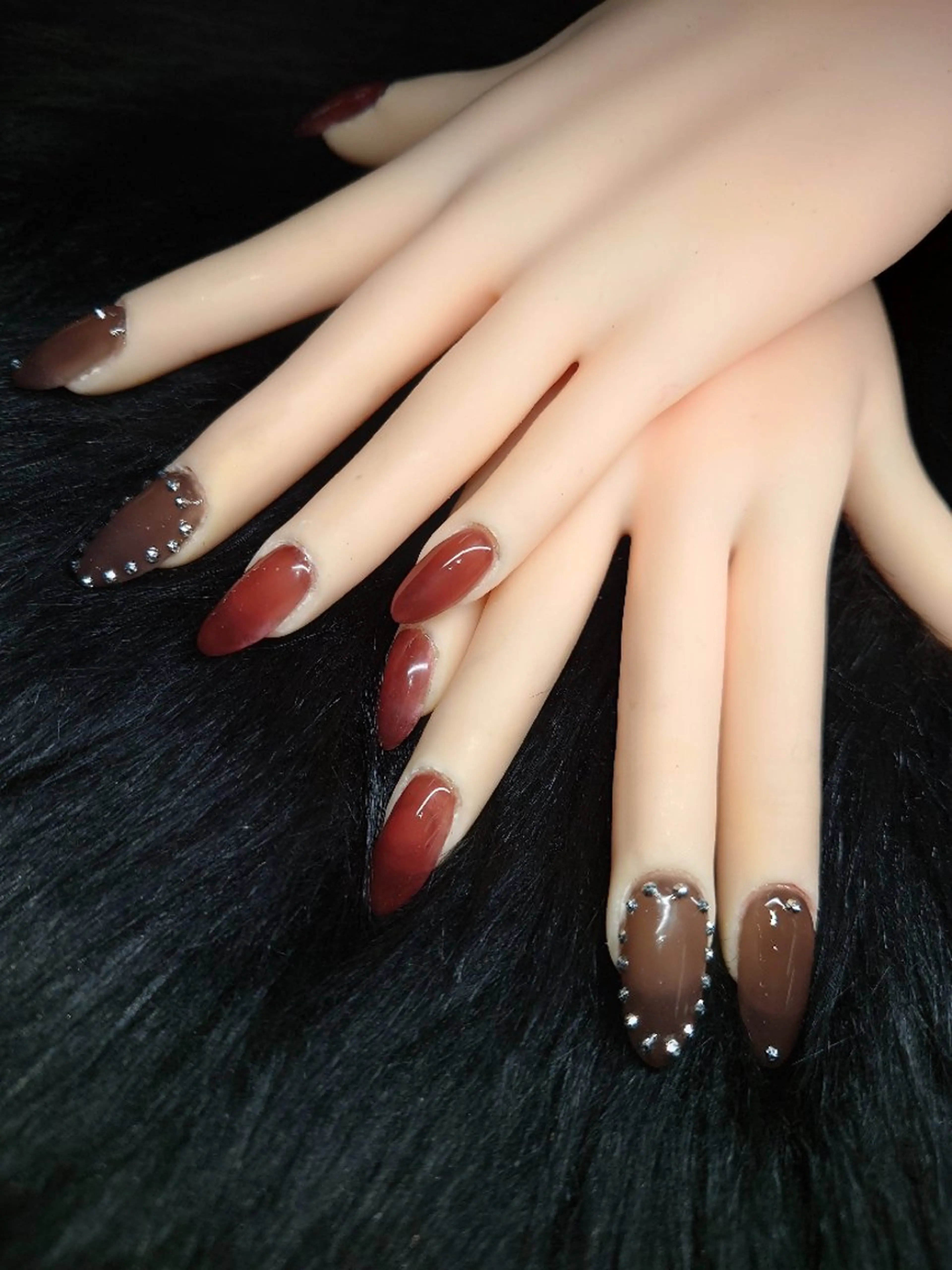 ネイル White  Se7enのネイルデザイン