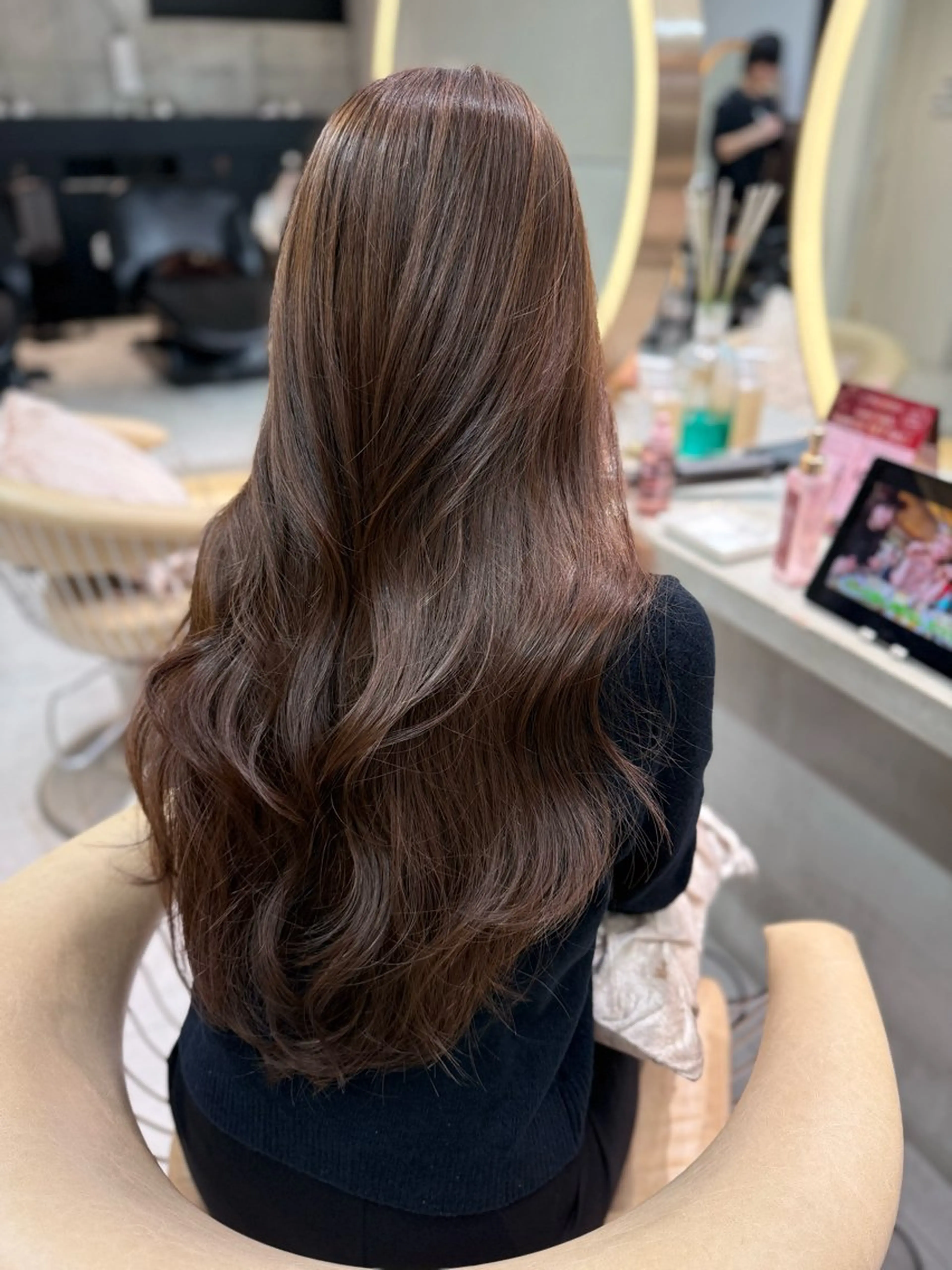 ロング カラー カット ヘアカラー トリートメント shion 透明感カラーのヘアスタイル