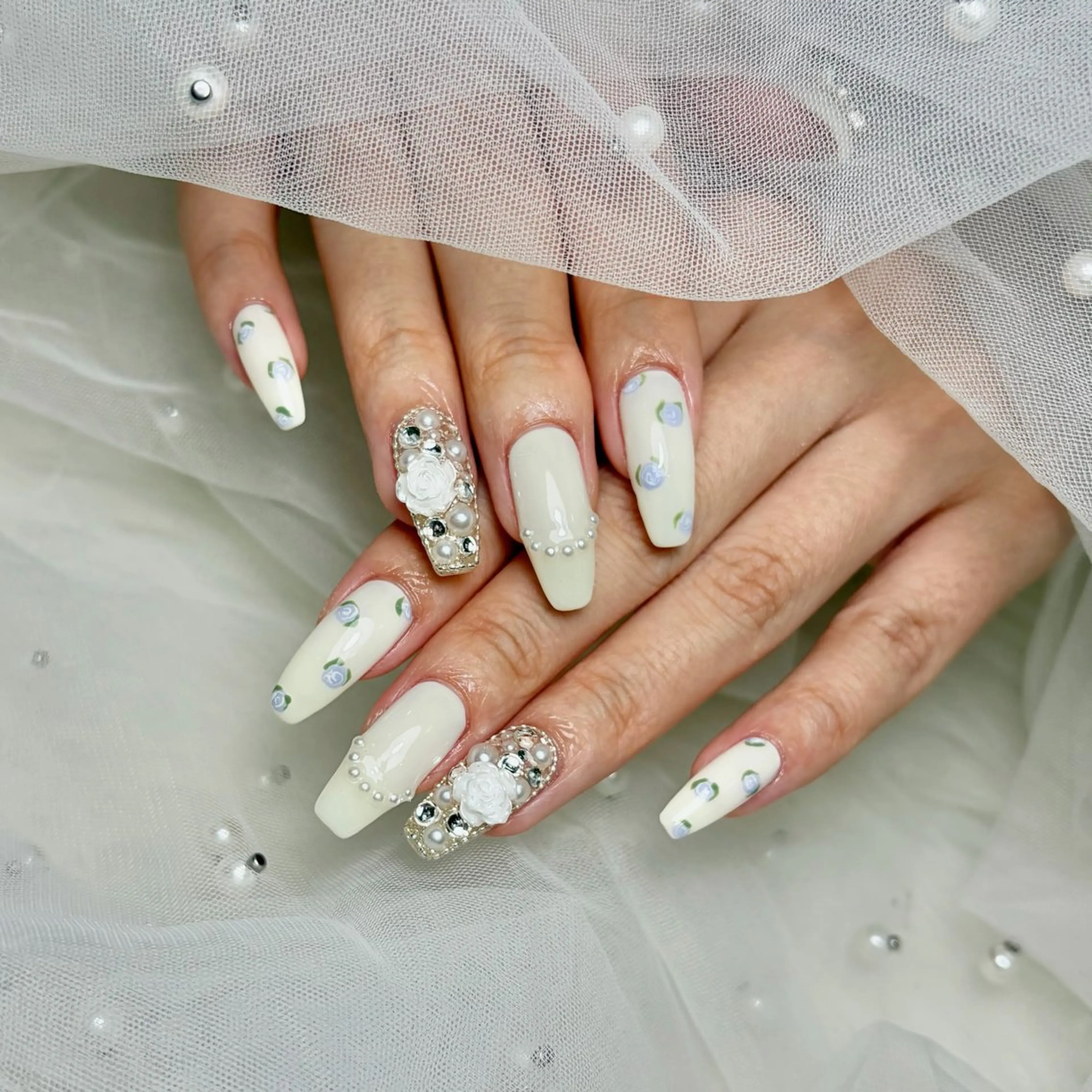 ネイル ハンドネイル FLORANZ 🫧AIRI🫧のネイルデザイン