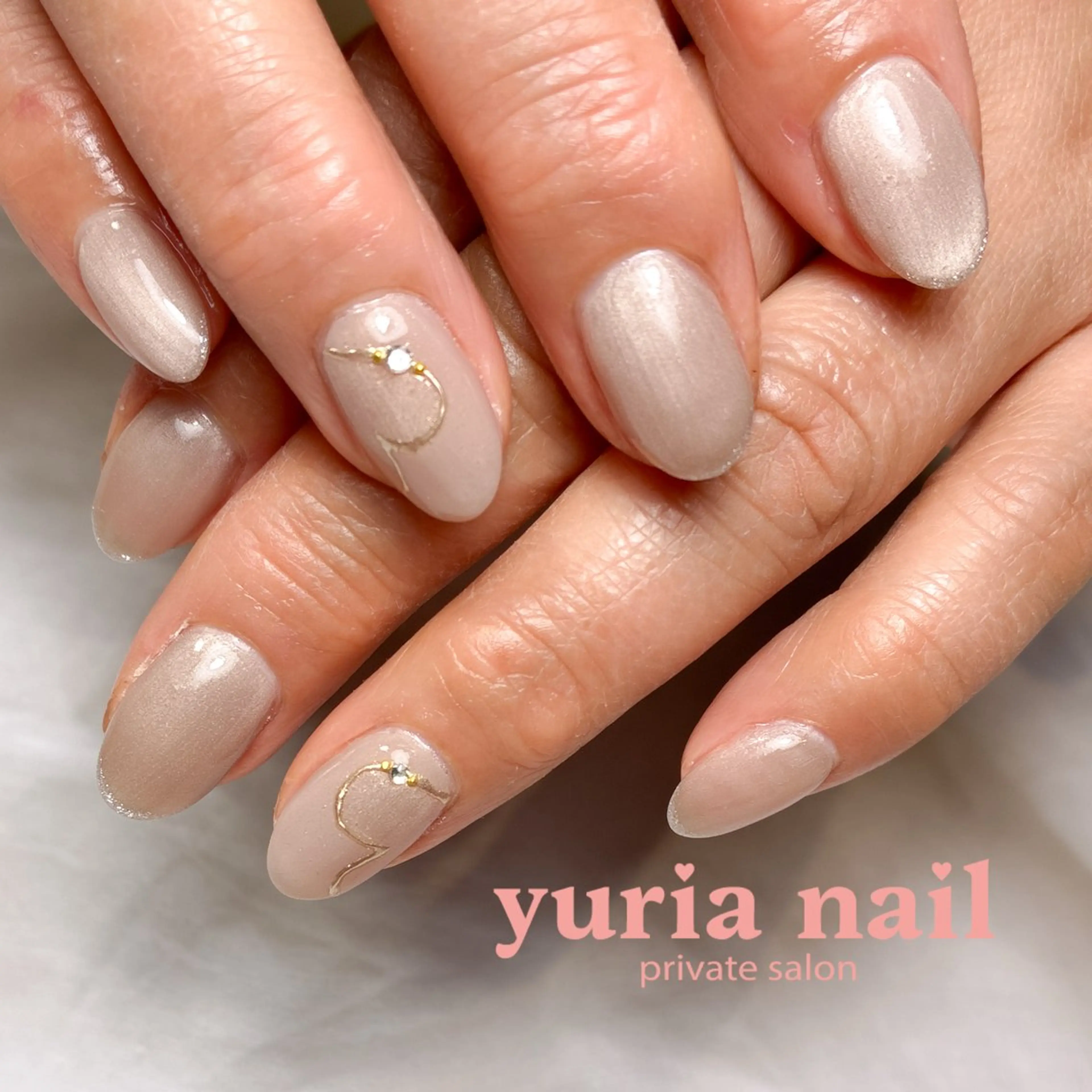 ネイル アートネイル ジェルネイル ゴールド ハート マグネットネイル ハンドネイル 小林 ゆりあのネイルデザイン