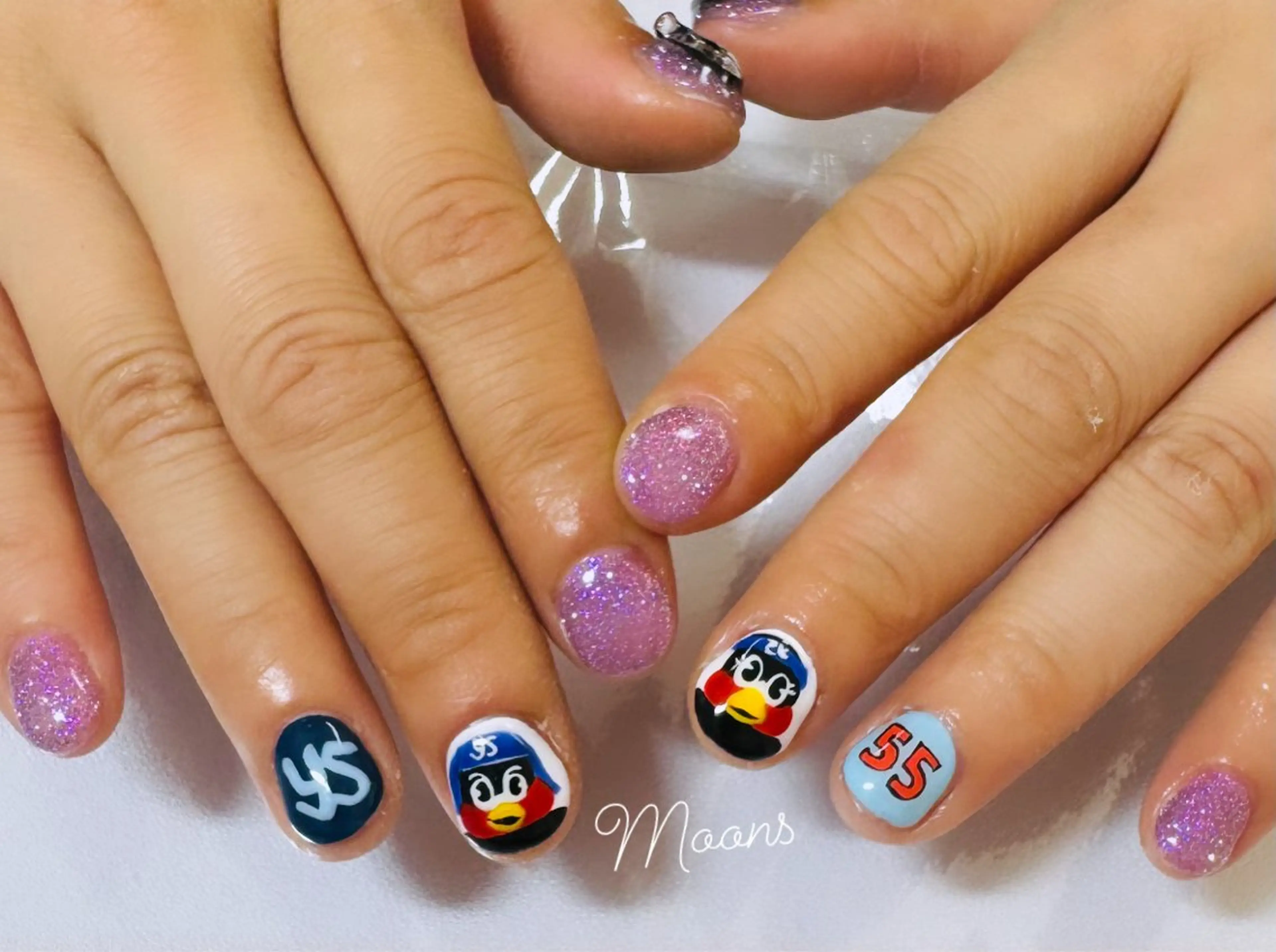 ネイル Moons nail 💅✨のネイルデザイン