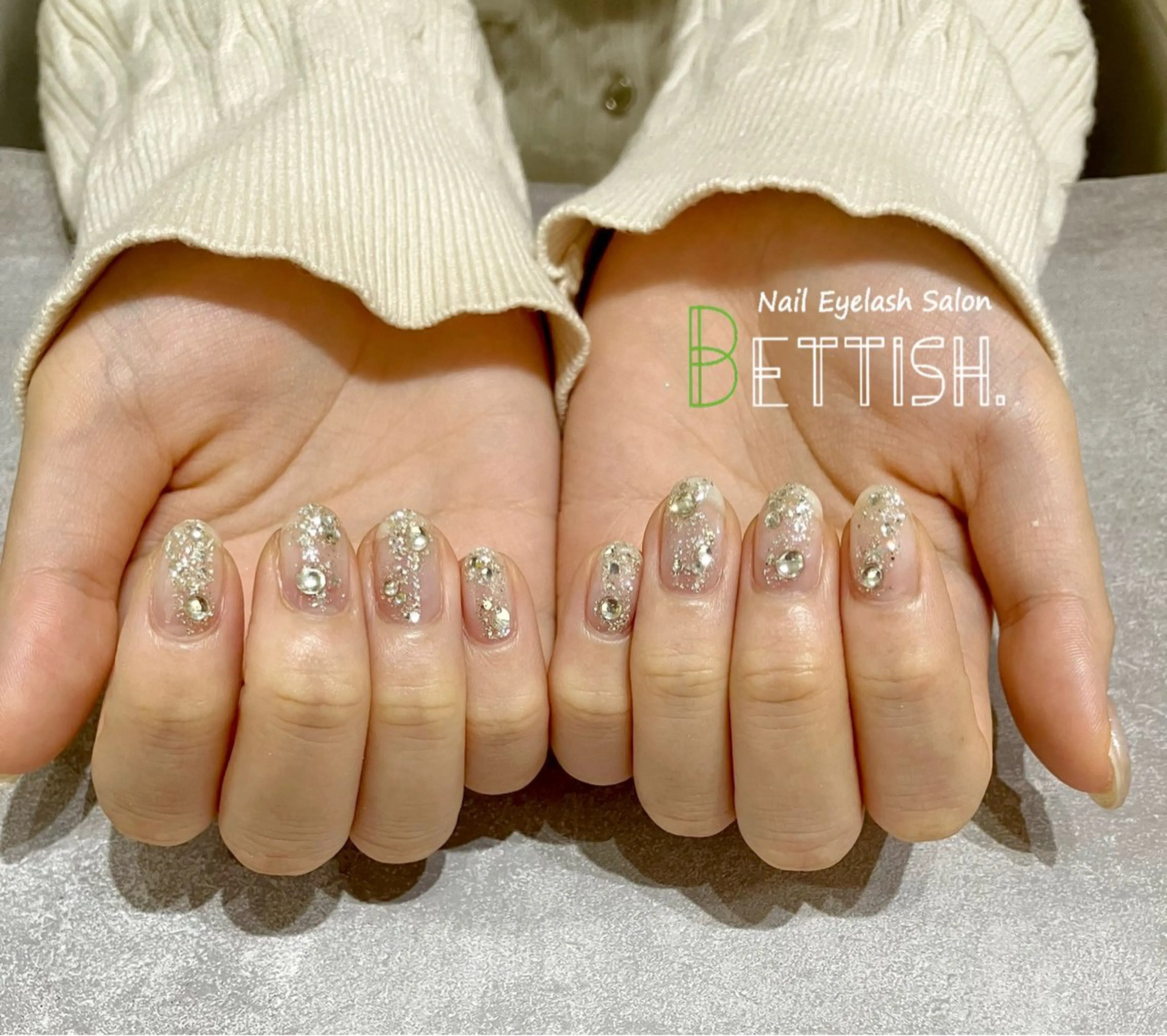 ネイル ラメ(グリッター) シルバー ストーンネイル ハンドネイル BETTISH. KUMIKO☺︎︎のネイルデザイン