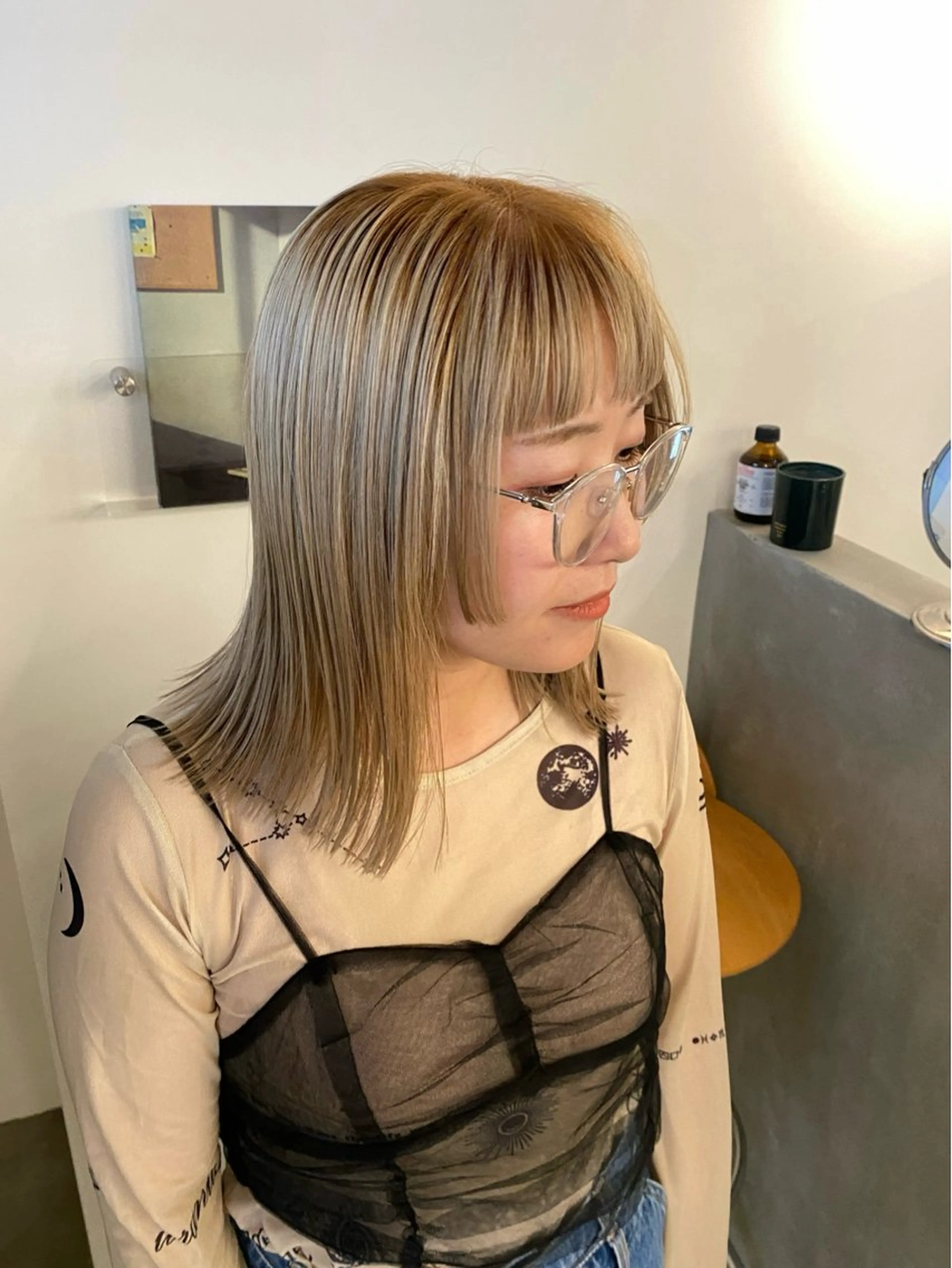 ミディアム カラー ブリーチ ブリーチなしカラー tonari 梅田、中崎町のヘアスタイル