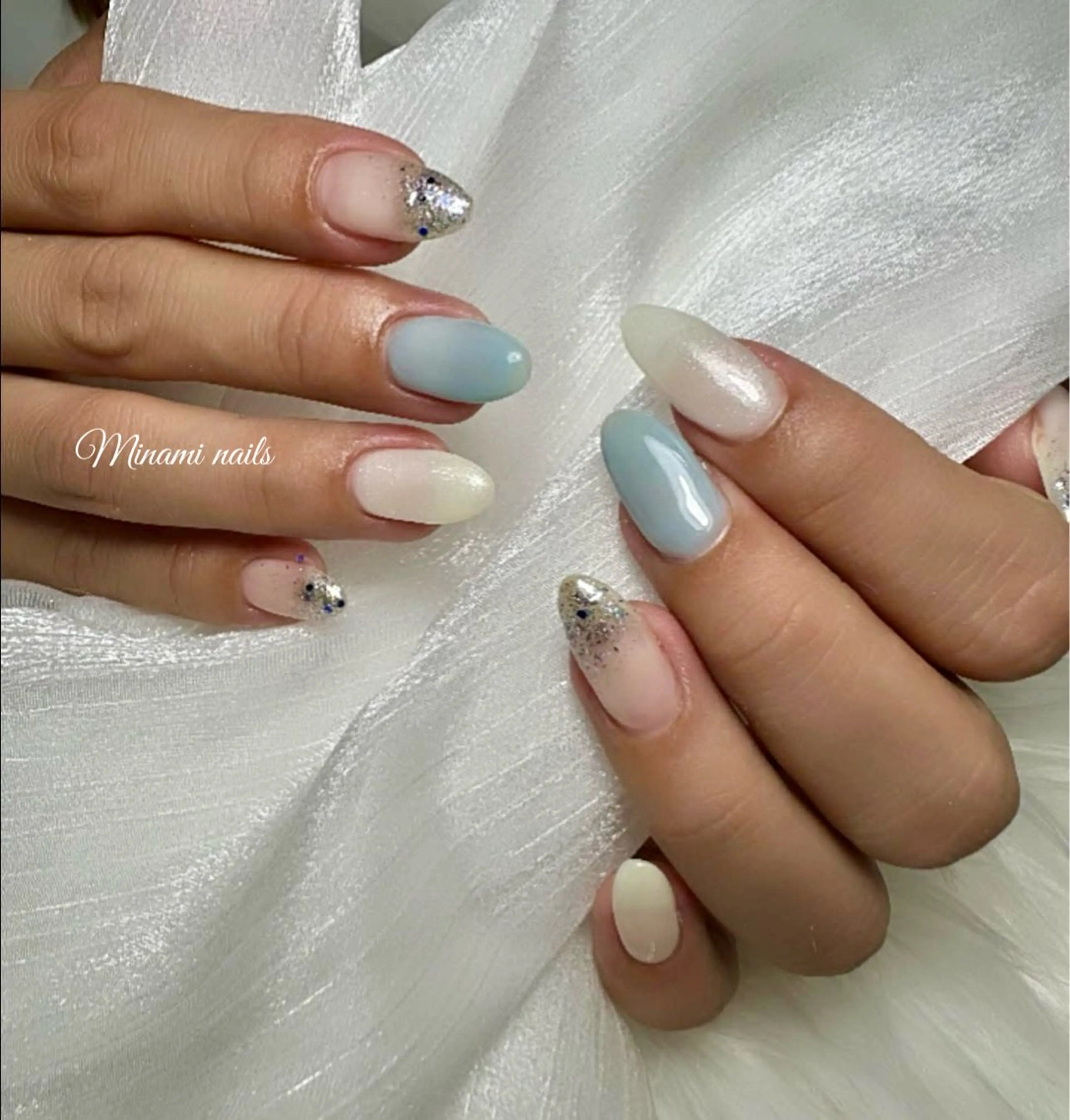 ネイル ブルー グラデーション ラメ(グリッター) ホワイト Minami Nailsのネイルデザイン