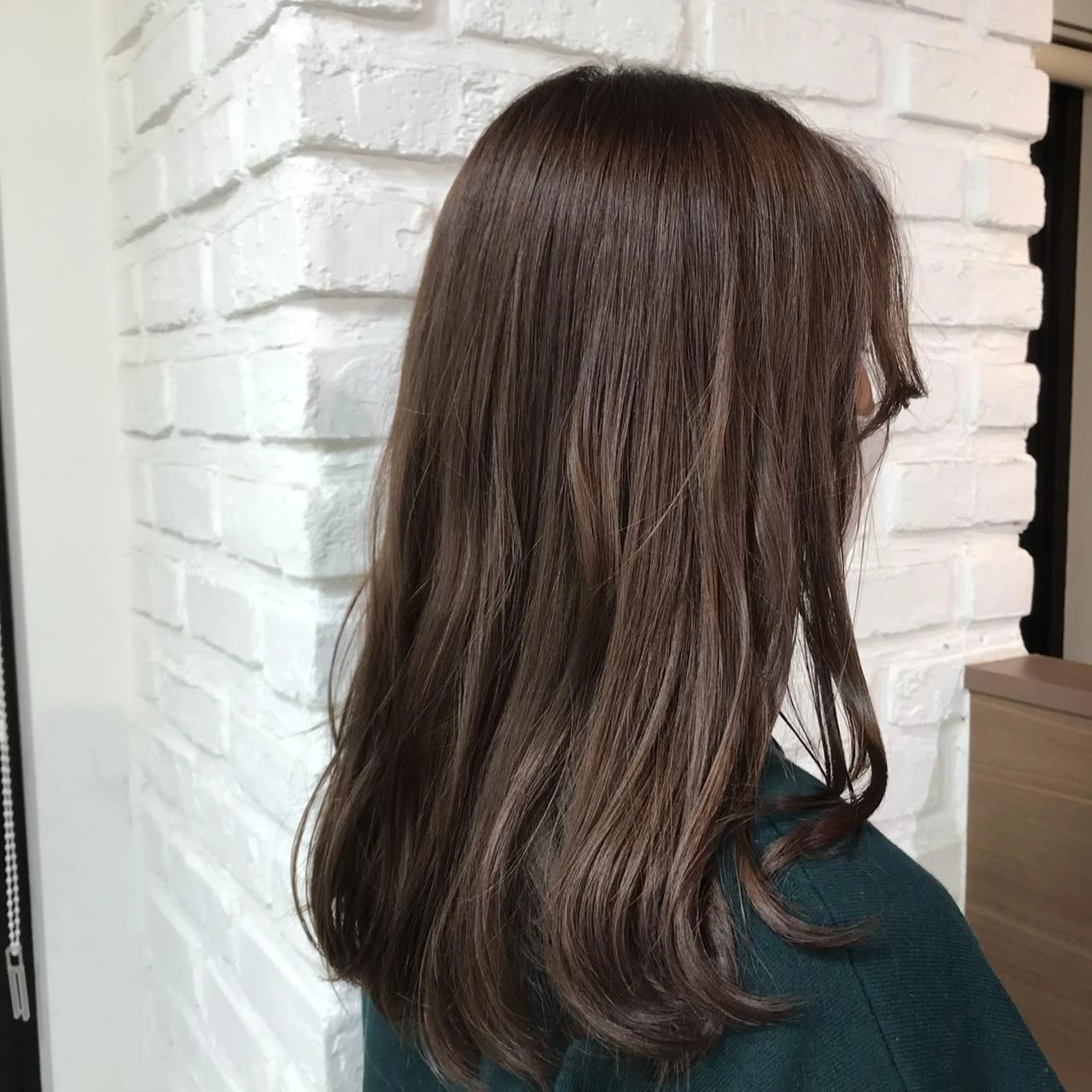 セミロング カラー ブラウンカラー チョコレートブラウン 透明感カラー カット ヘアカラー 【暖色カラー特化】 中山由梨のヘアスタイル