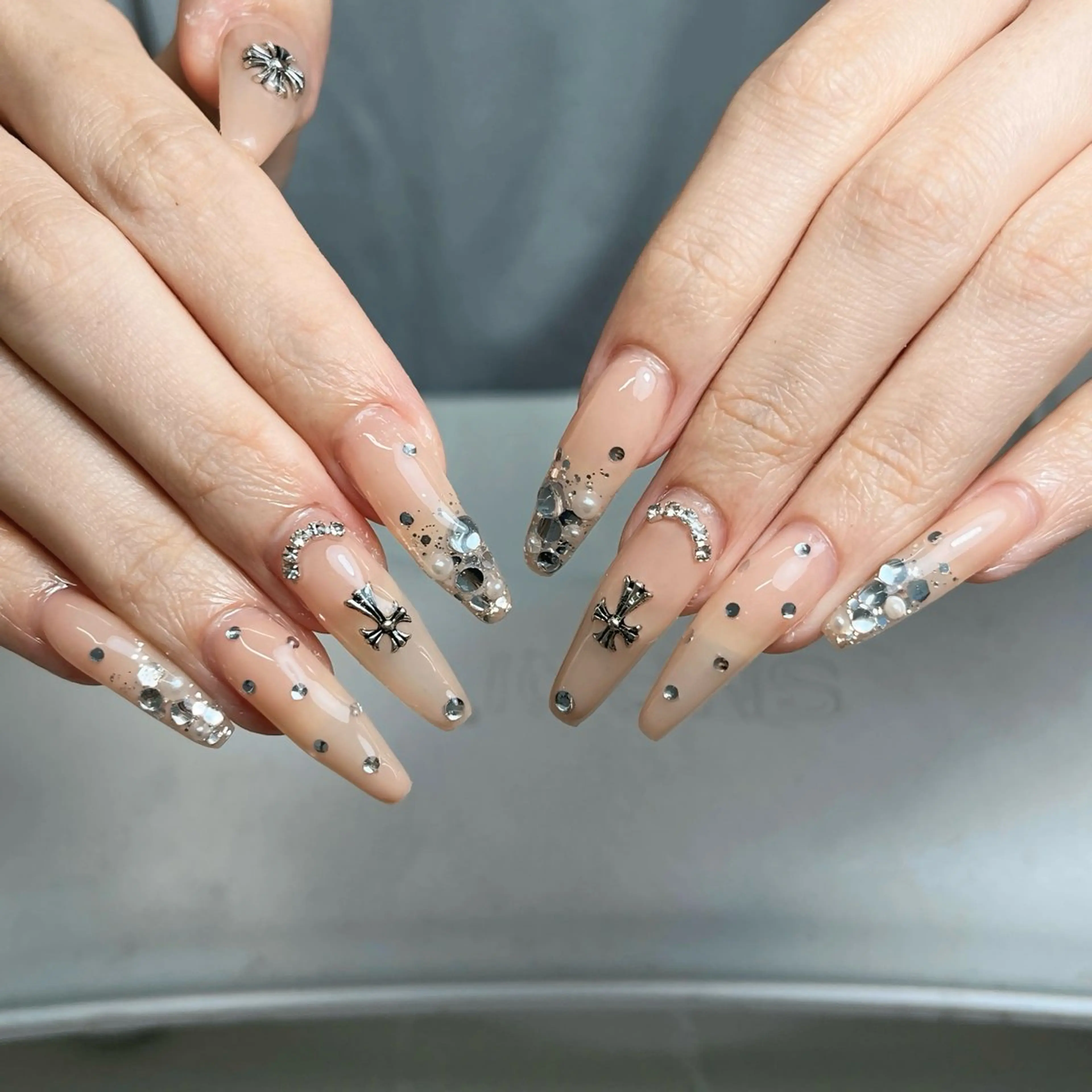 ネイル アートネイル ジェルネイル キラキラネイル 持ち込み ワンホンネイル ハンドネイル ハンドケア Panda chan Novaのネイルデザイン