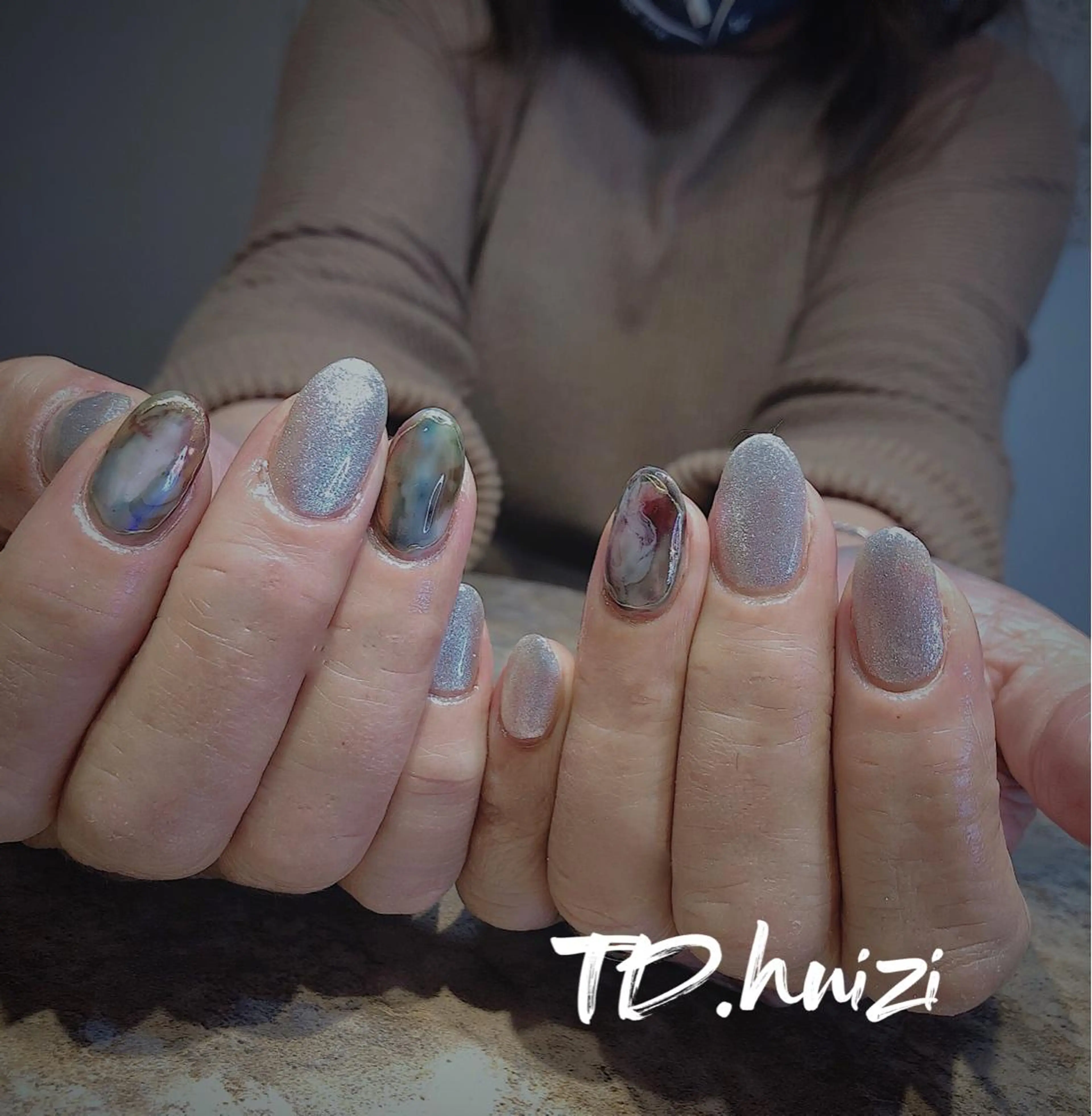 ミディアム めぐみのネイルサロン スタッフ練習のネイルデザイン