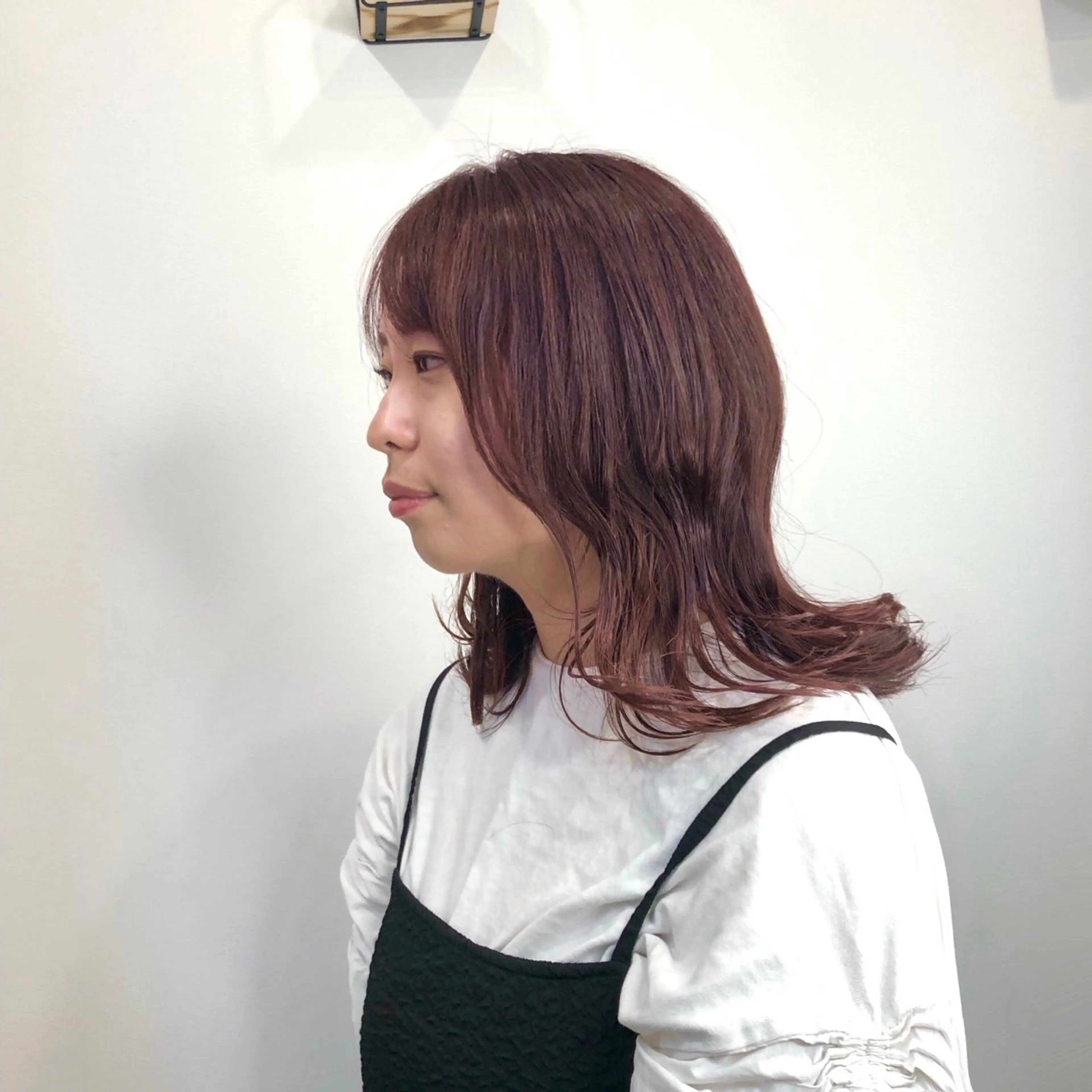 ミディアム カラー ブリーチ ブラウンカラー ブリーチなしカラー レッドカラー レッドブラウン ヘアルーム カフーのヘアスタイル